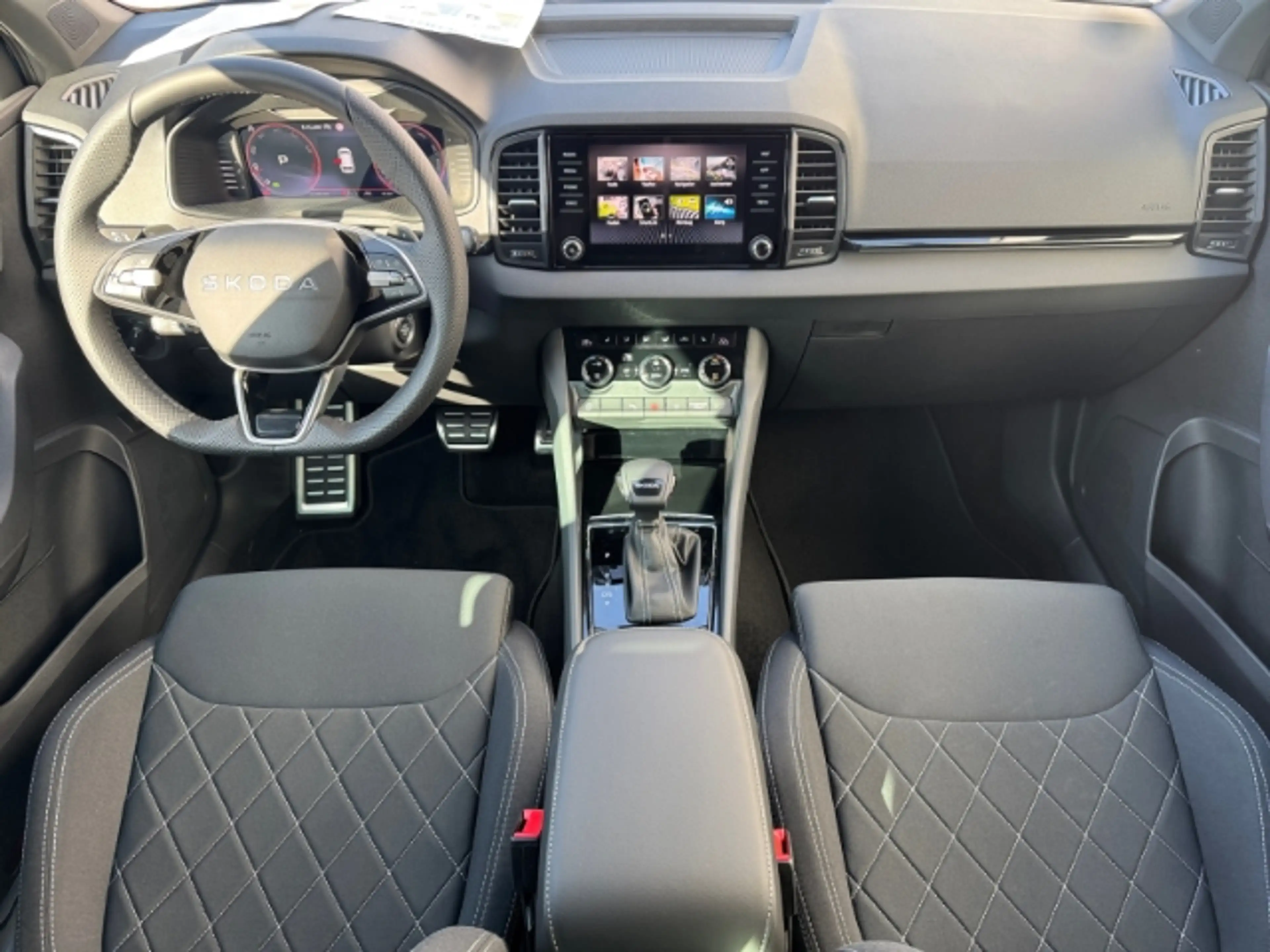 Skoda Karoq 1.5 TSI DSG Sportline MATRIX NAVI AHK 19'' DCC ACC — photo 11