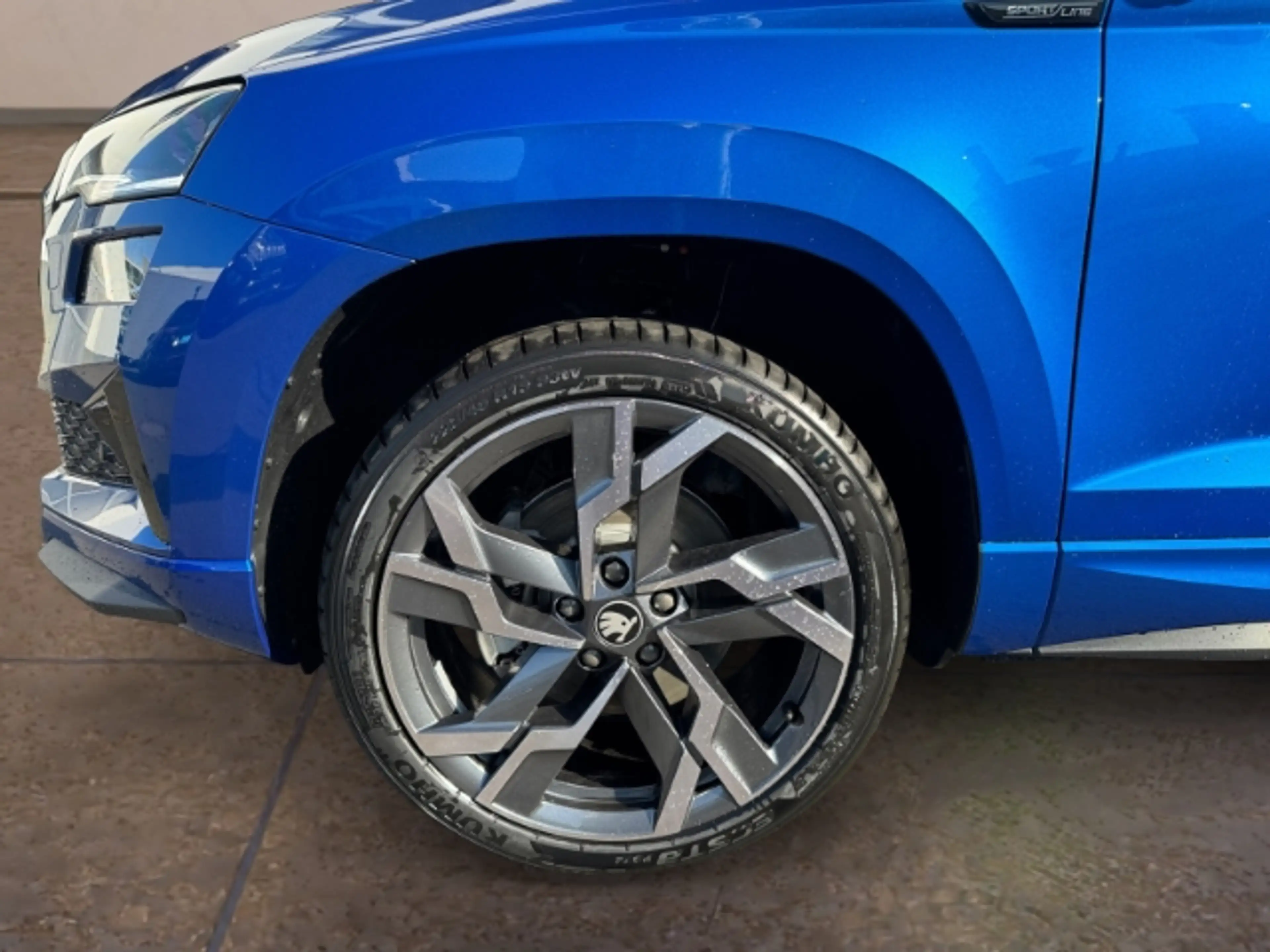 Skoda Karoq 1.5 TSI DSG Sportline MATRIX NAVI AHK 19'' DCC ACC — photo 6
