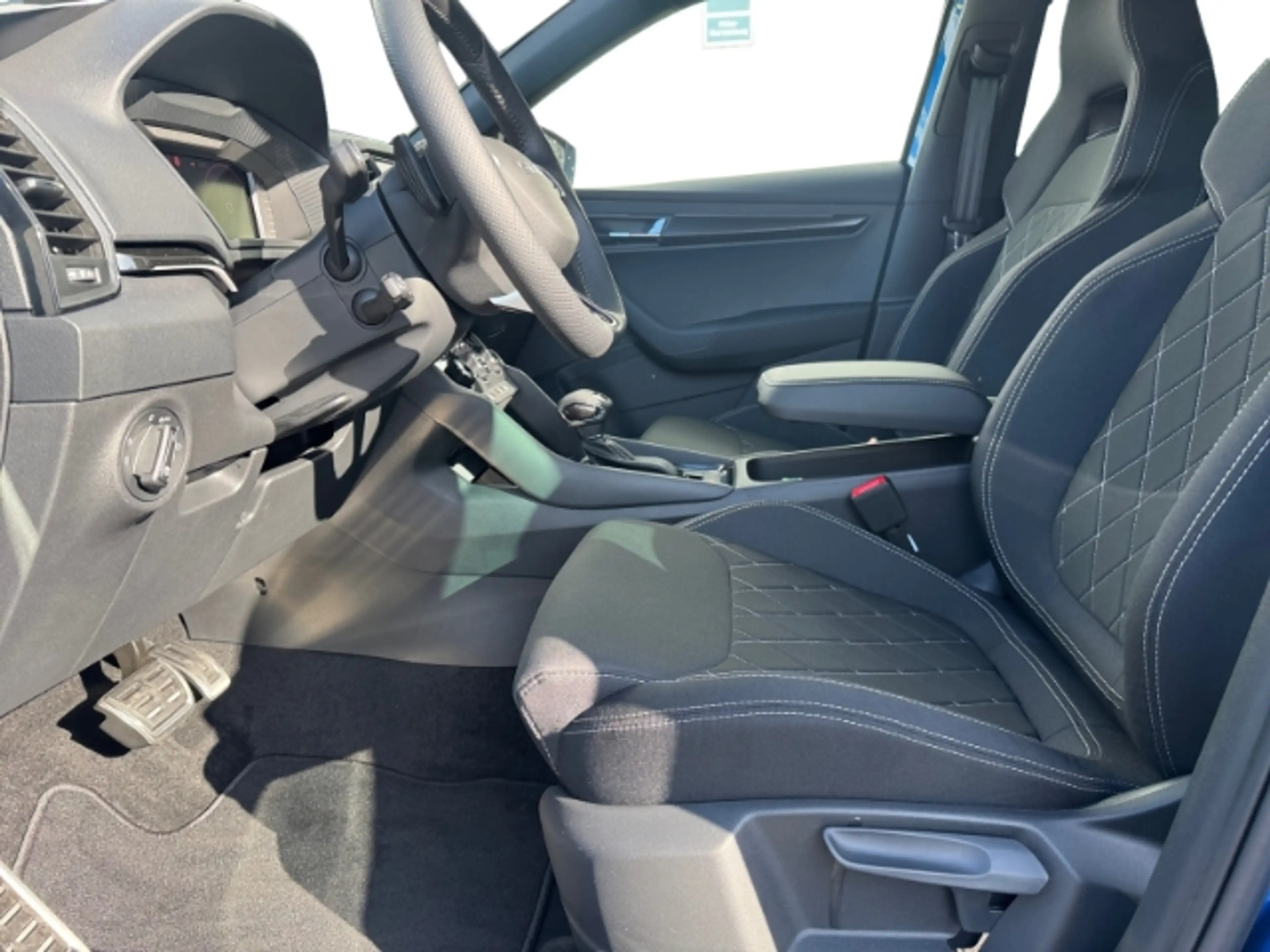 Skoda Karoq 1.5 TSI DSG Sportline MATRIX NAVI AHK 19'' DCC ACC — photo 12