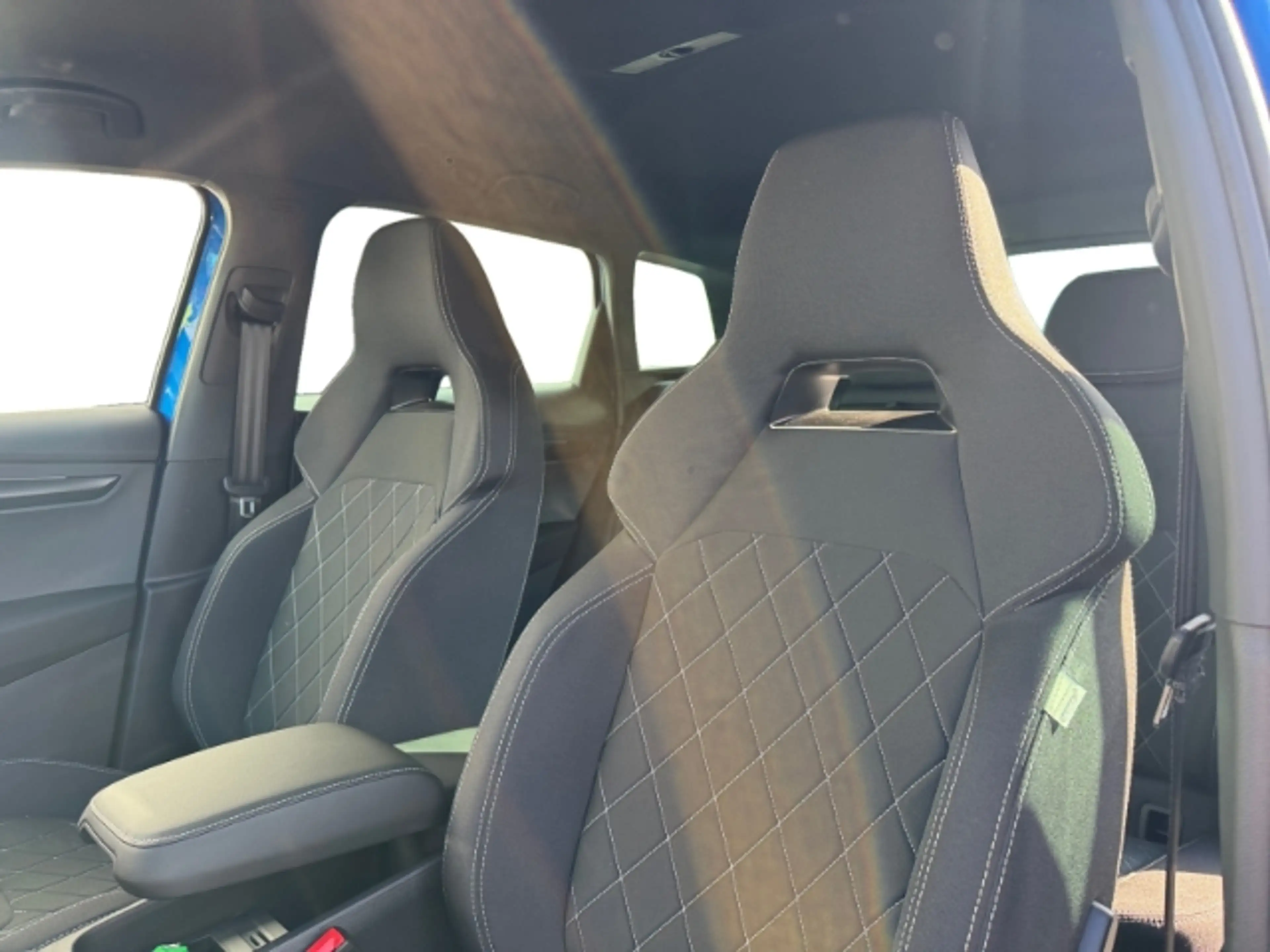 Skoda Karoq 1.5 TSI DSG Sportline MATRIX NAVI AHK 19'' DCC ACC — photo 13