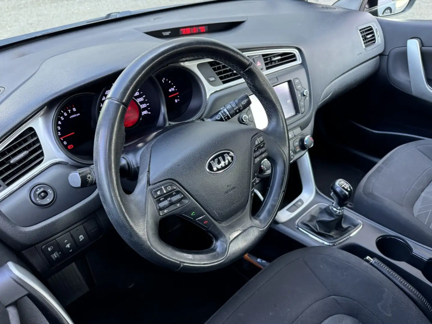 Kia Ceed SW / cee'd SW Sportswagon 1.0 T-GDi First Ed. Navi Camera Cruise Negru - 2