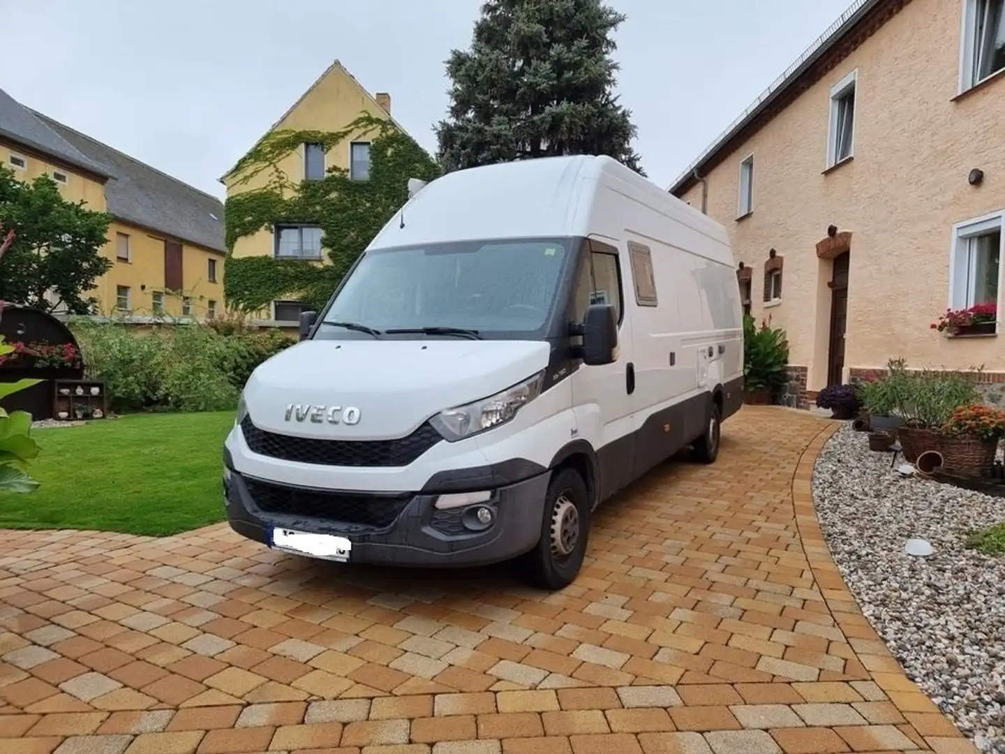 Iveco Daily 35 S 13 D Weiß - 1