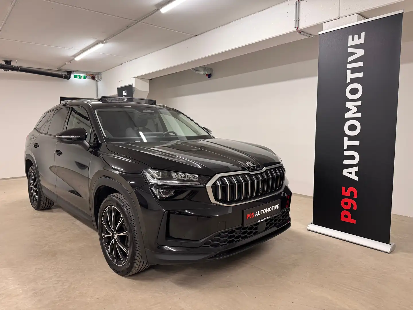 Skoda Kodiaq 2.0 TDI 4x4 Selection, 8-fach, 7-Sitzer, AHK, Pano Schwarz - 1