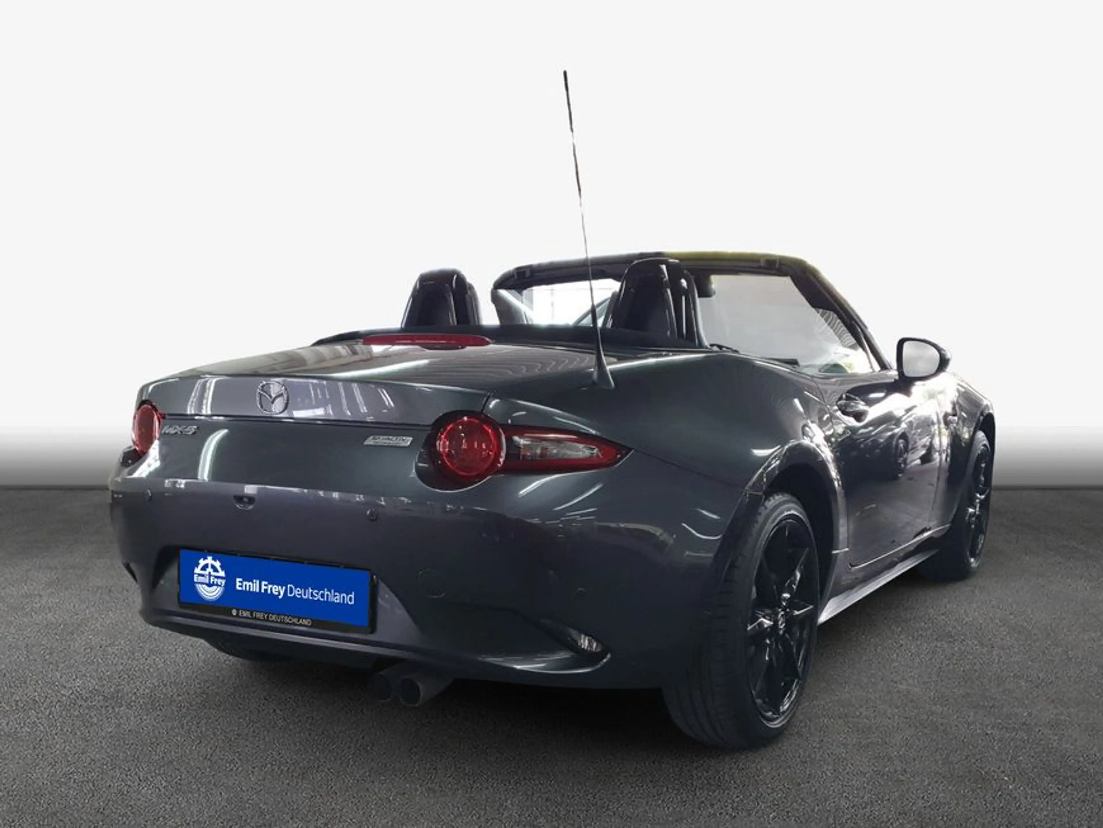 Mazda MX-5 SKYACTIV-G 184 Exclusive-Line — photo 2