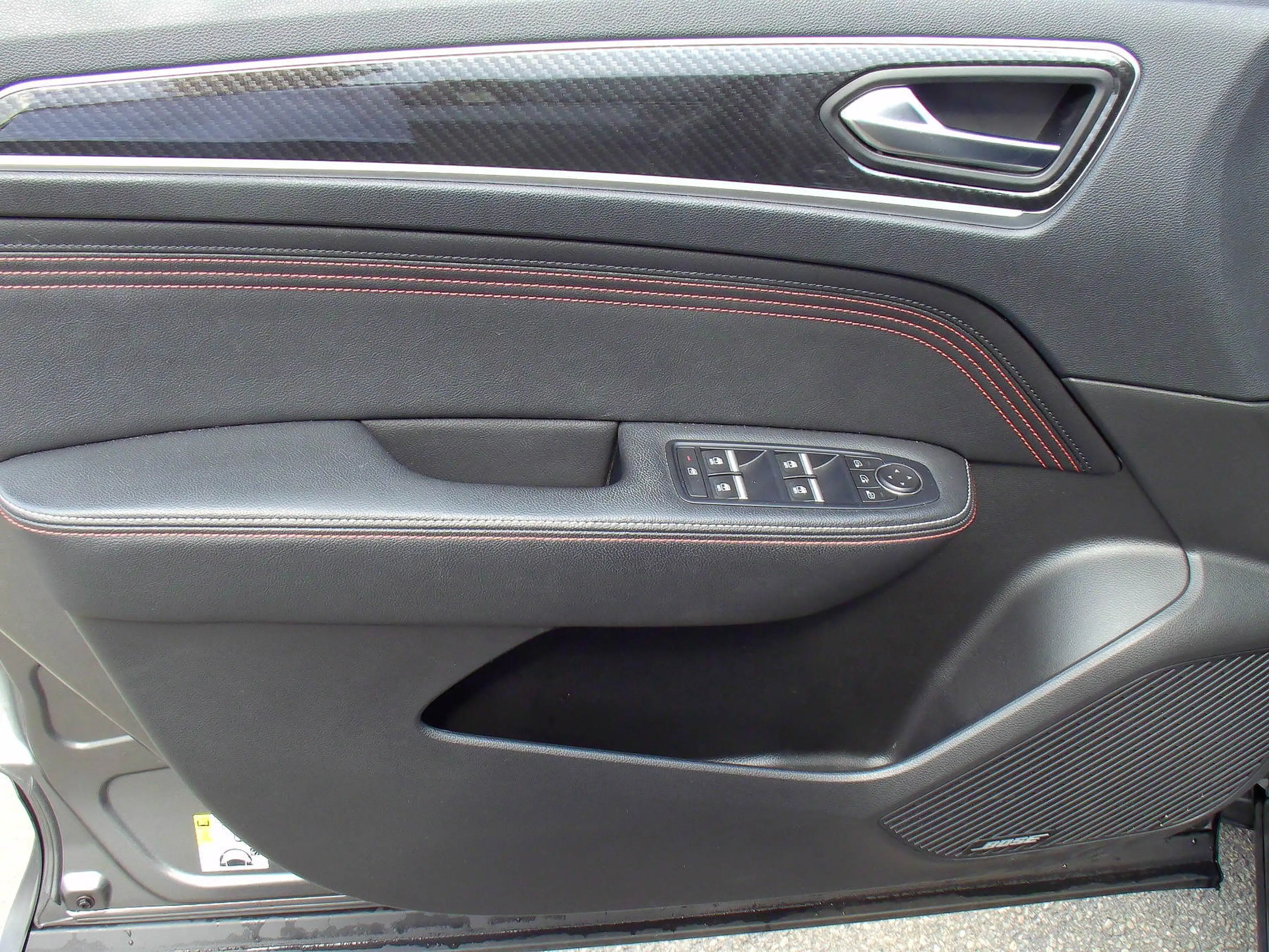 Renault Arkana R.S. LINE E-TECH 145 — photo 11
