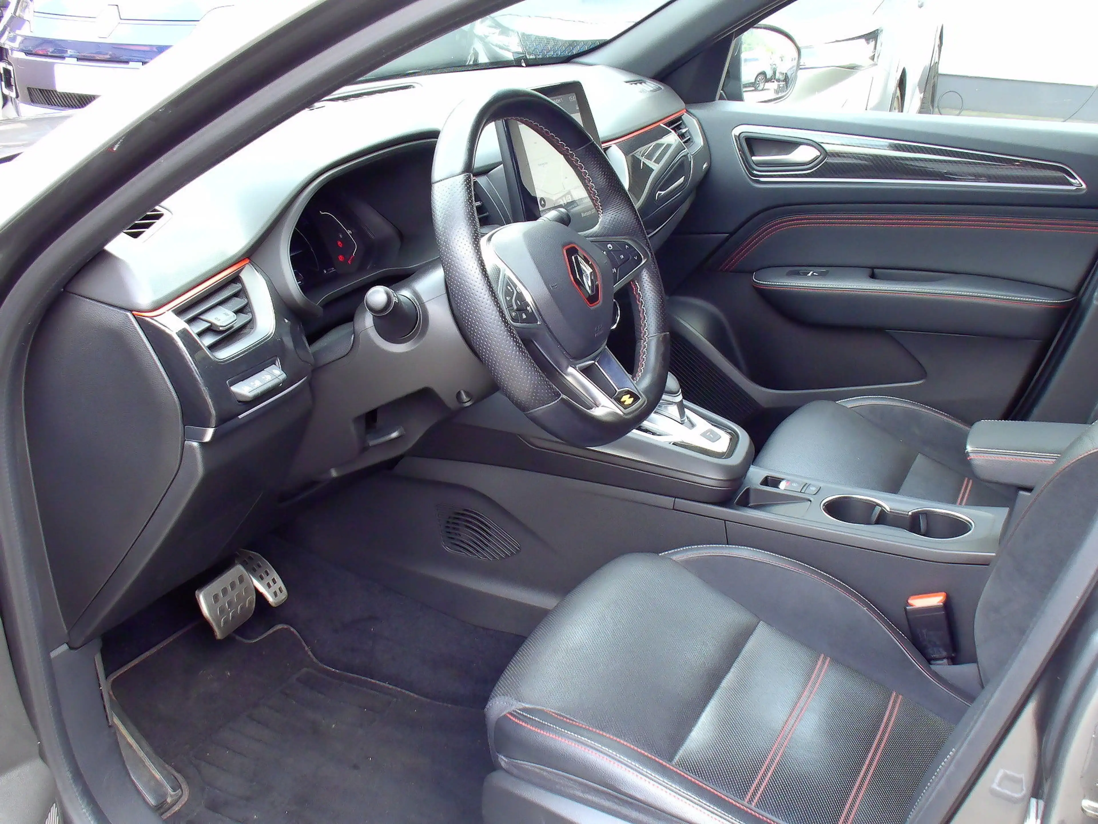 Renault Arkana R.S. LINE E-TECH 145 — photo 9