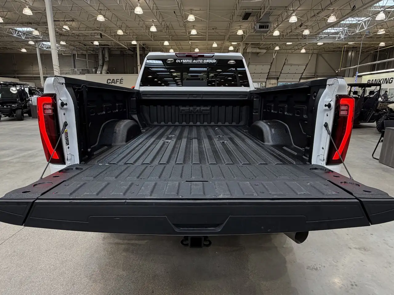 GMC Sierra 3500HD снимка GMC Sierra 3500HD