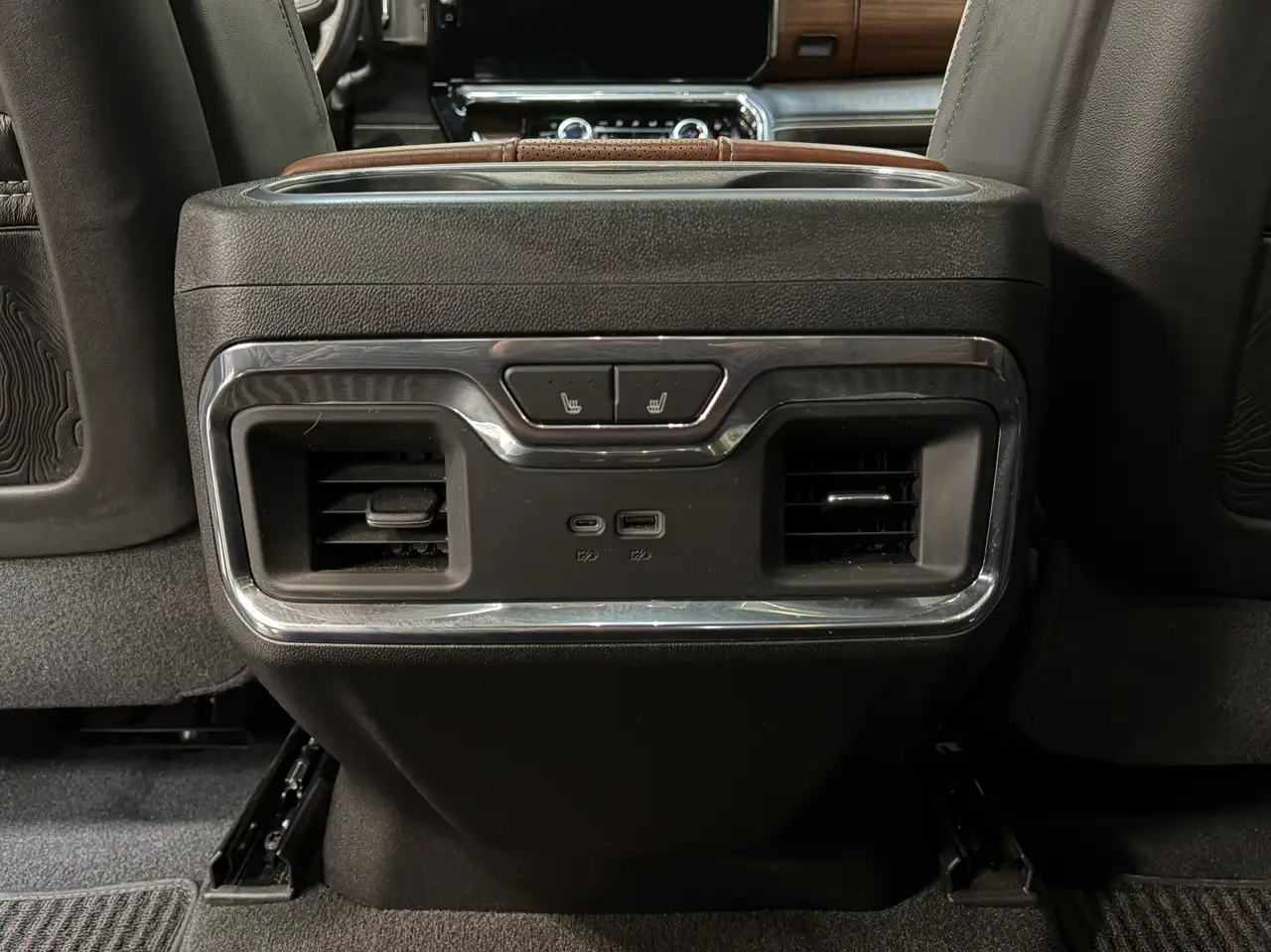 GMC Sierra 3500HD снимка GMC Sierra 3500HD