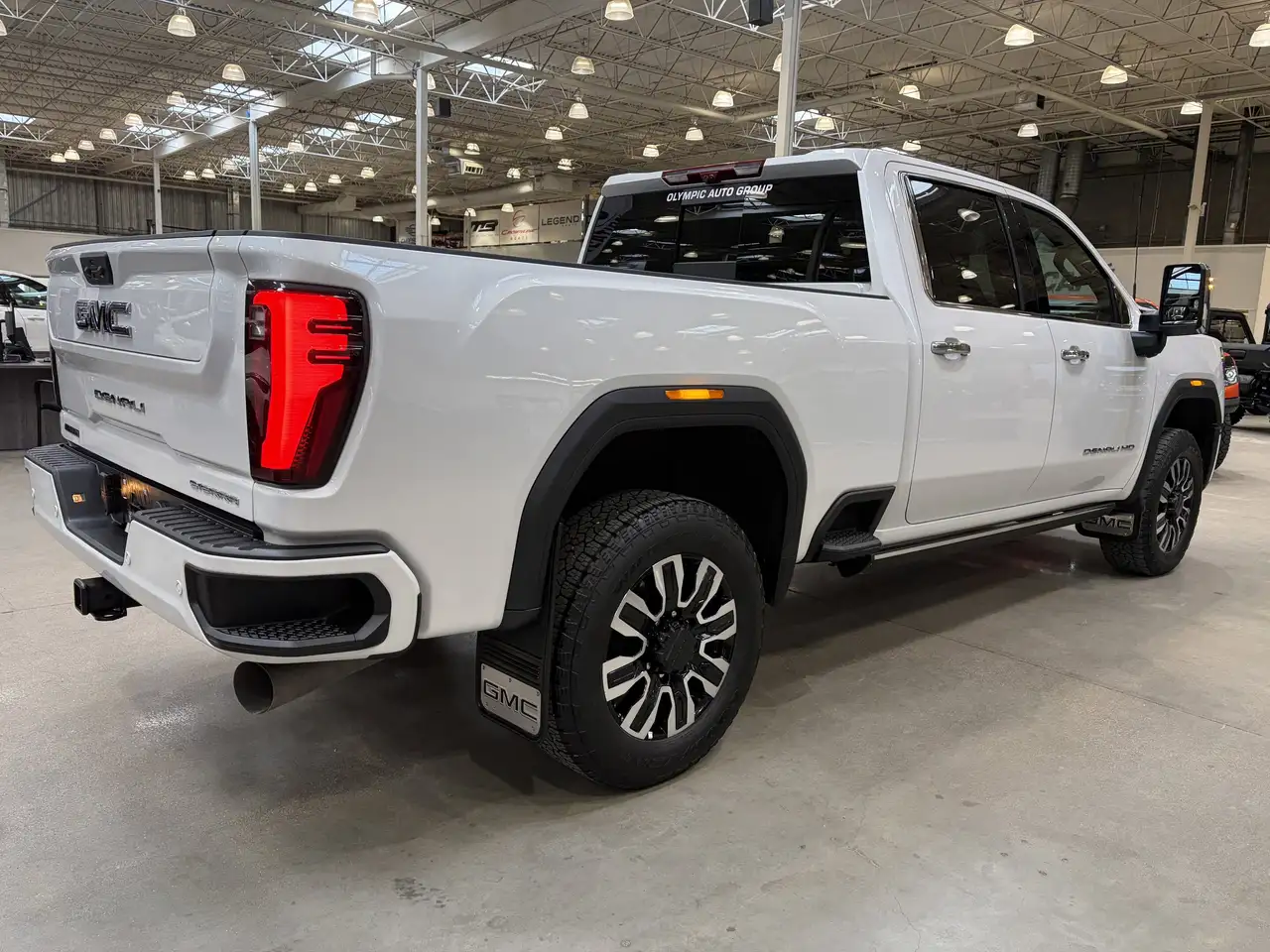GMC Sierra 3500HD снимка GMC Sierra 3500HD