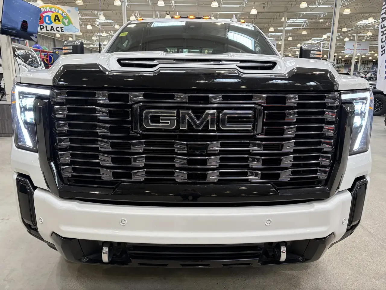 GMC Sierra 3500HD снимка GMC Sierra 3500HD
