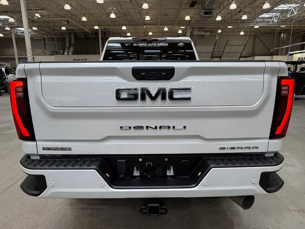GMC Sierra 3500HD снимка GMC Sierra 3500HD
