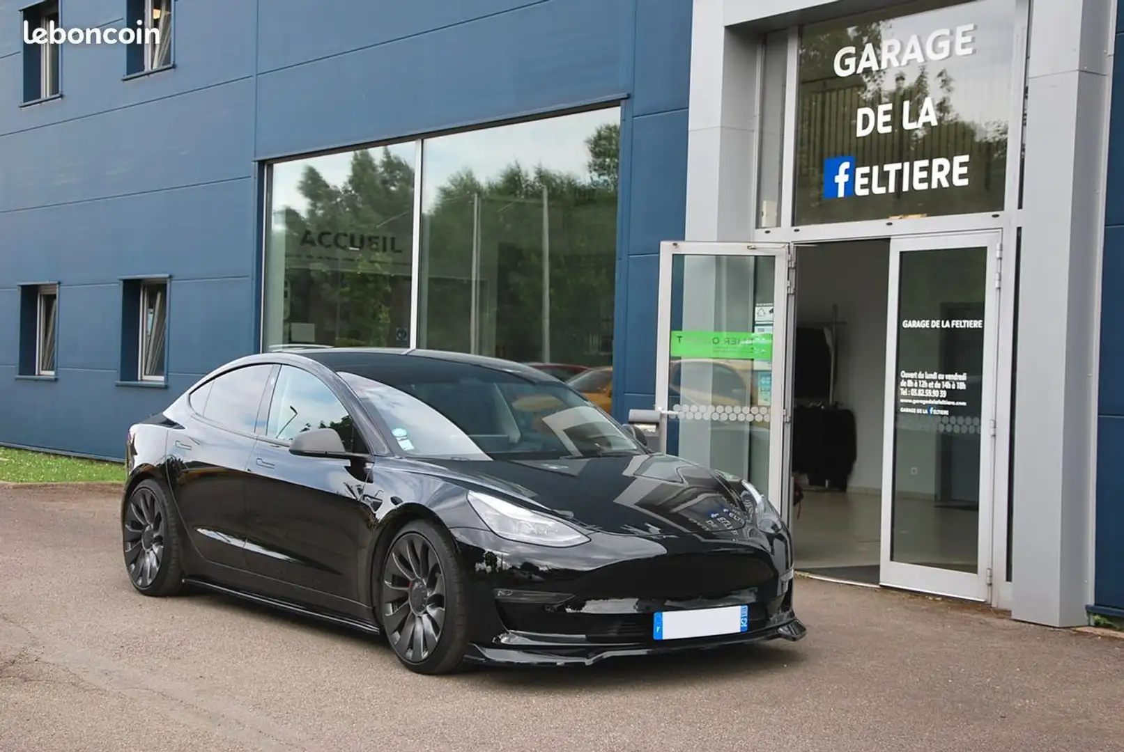 Tesla Model 3 Performances + Noir - 1
