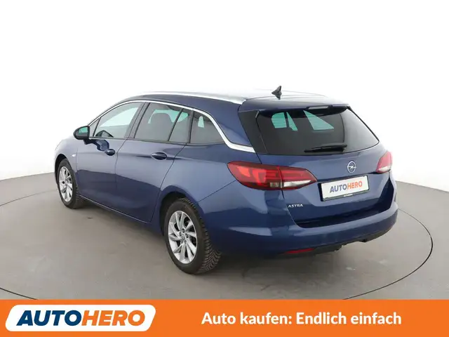 Opel Astra view 4