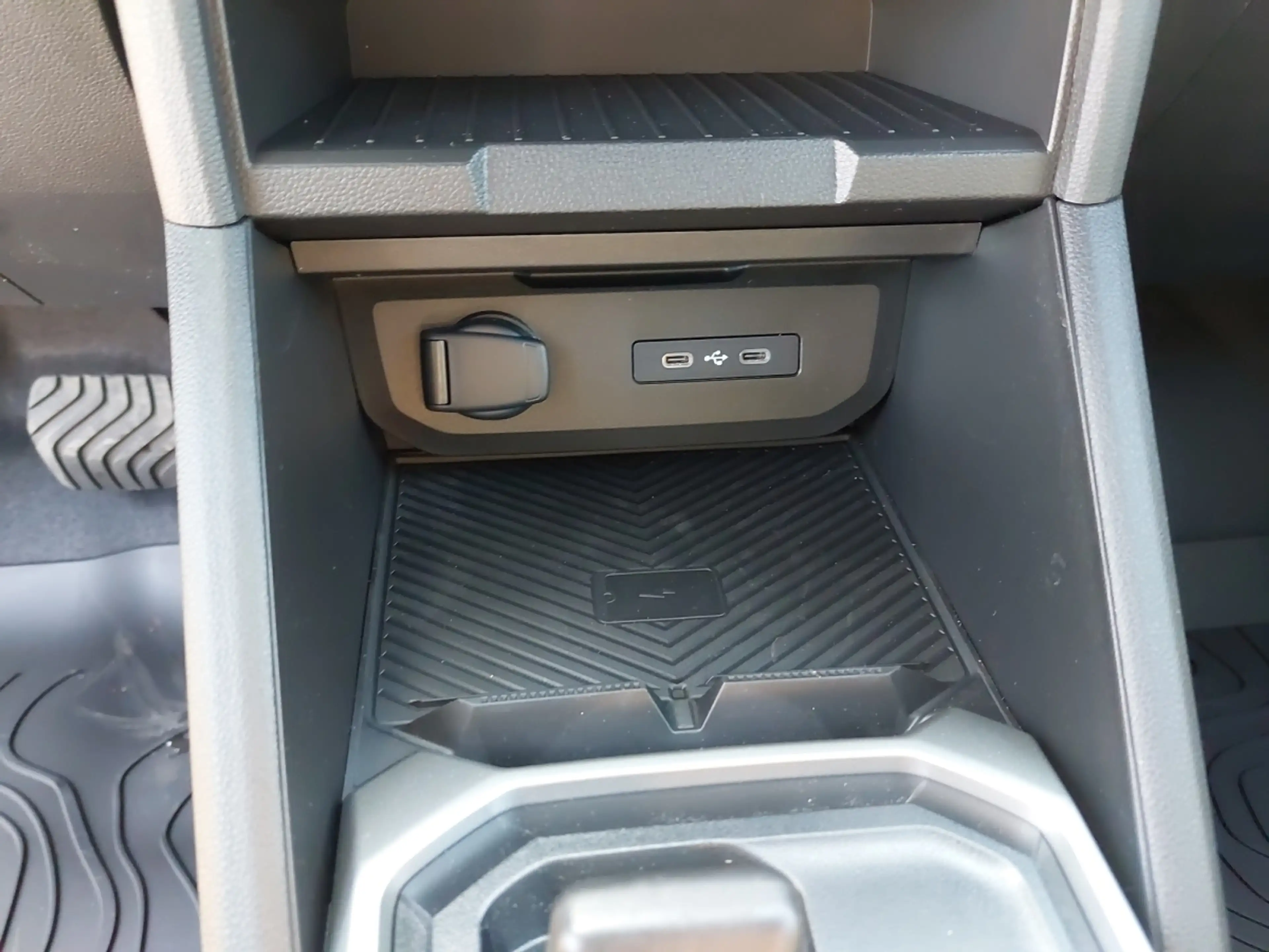 Dacia Duster Extreme Hybrid 150 4x4 — photo 9