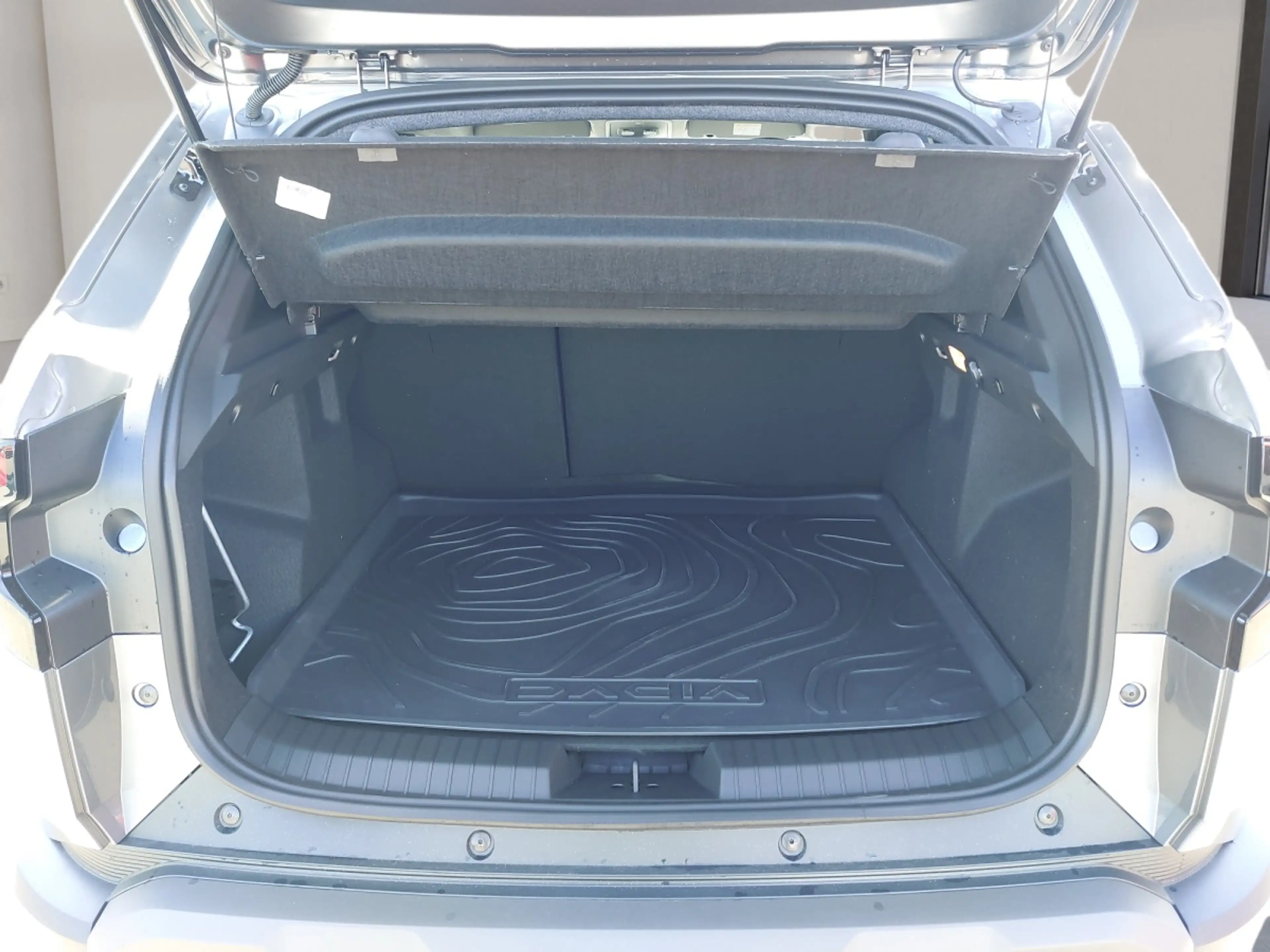 Dacia Duster Extreme Hybrid 150 4x4 — photo 11