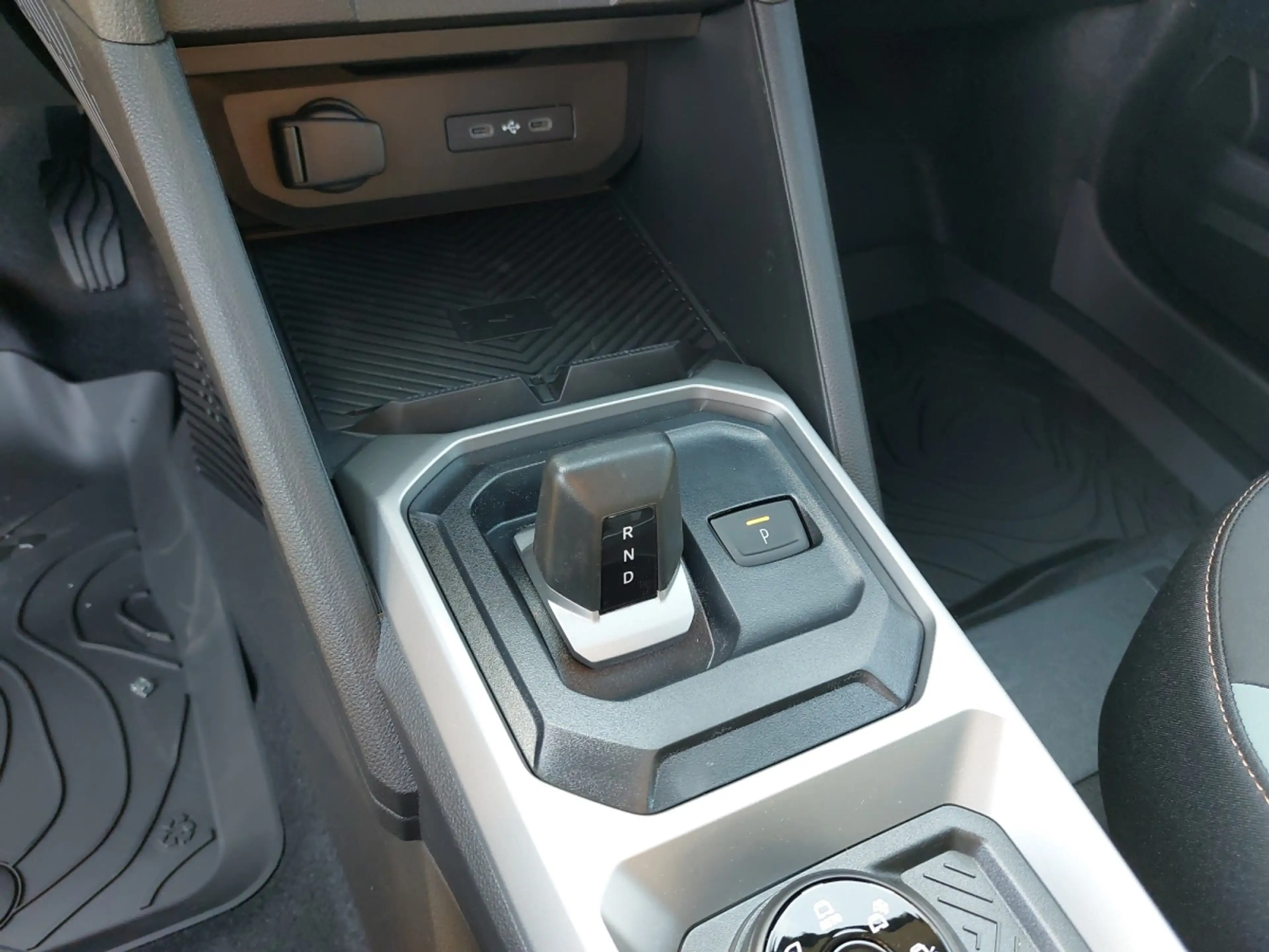 Dacia Duster Extreme Hybrid 150 4x4 — photo 8