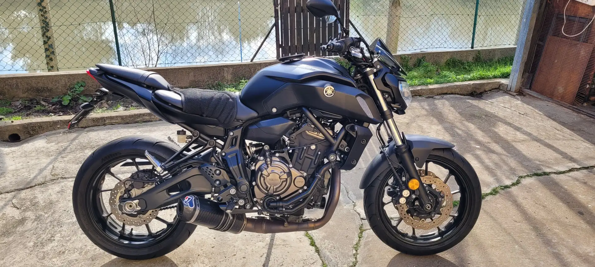 Yamaha MT-07 Nero - 1