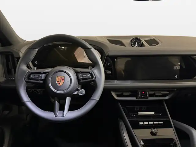 Porsche Cayenne view 11