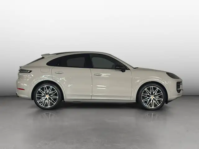 Porsche Cayenne view 6