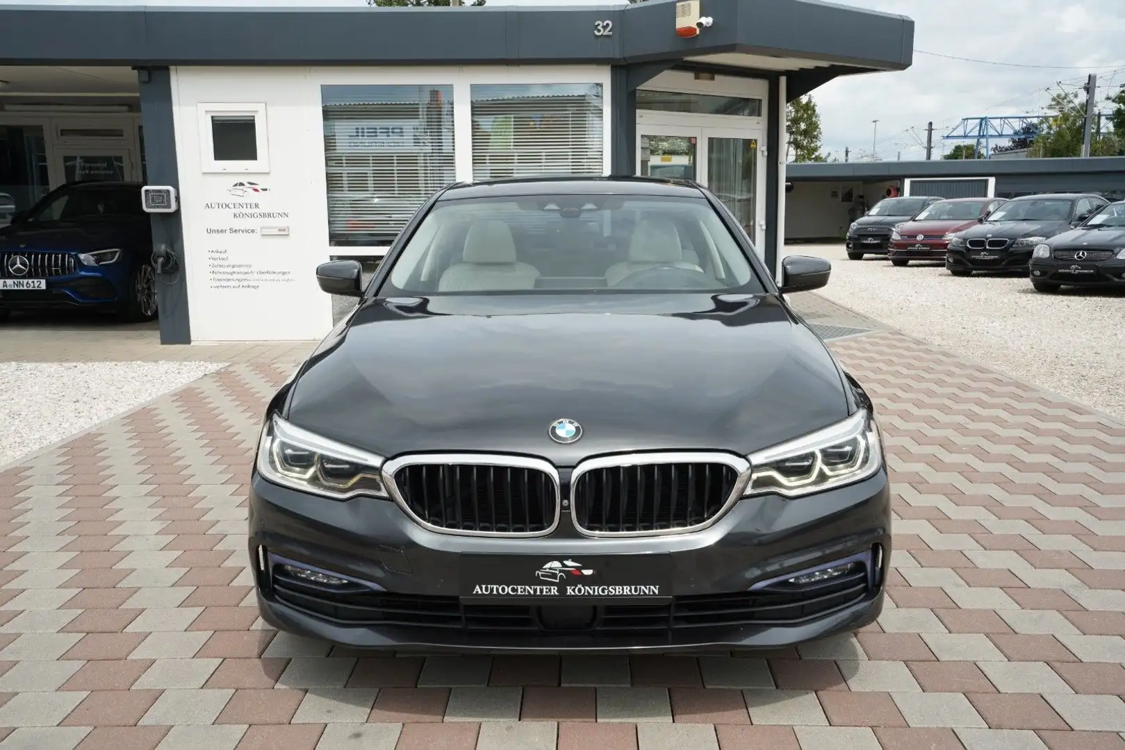 BMW 520 d*Sthz*360°*H&K*HUD*Soft*Memory*Massage*AHK* Grau - 2