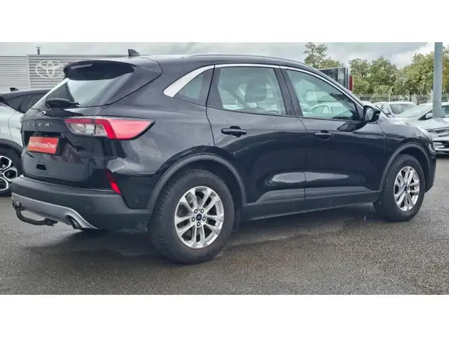 Ford Kuga view 3