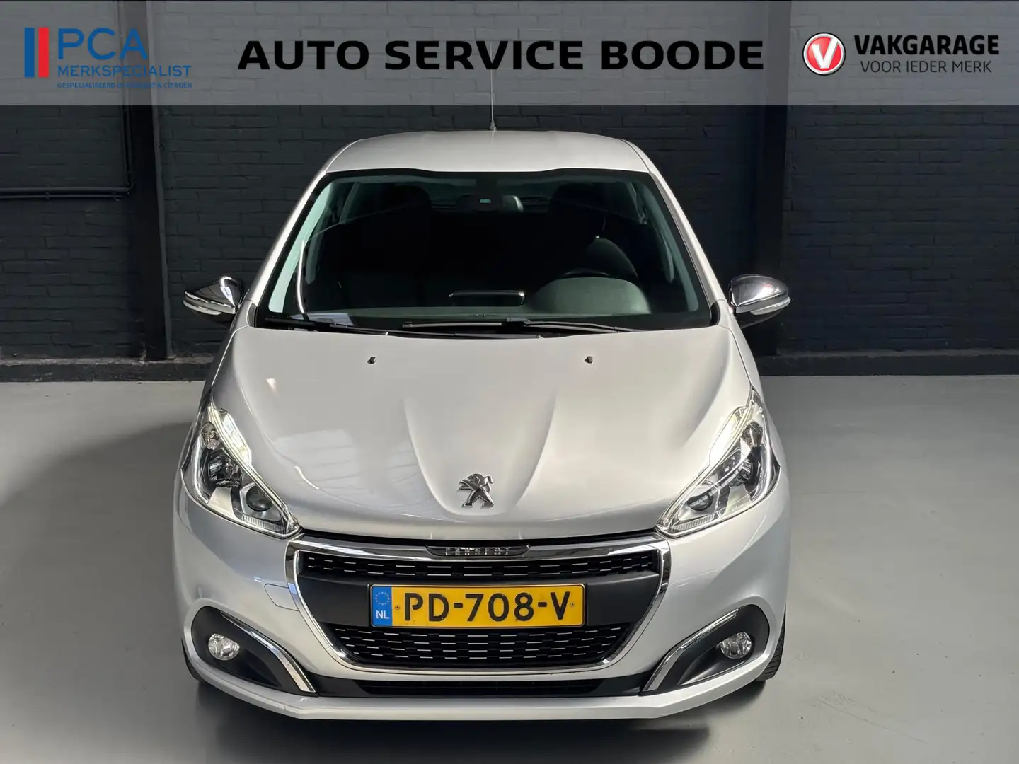 Peugeot 208 5-deurs 1.2 (110 pk) Allure - navigatie - climate Grigio - 2