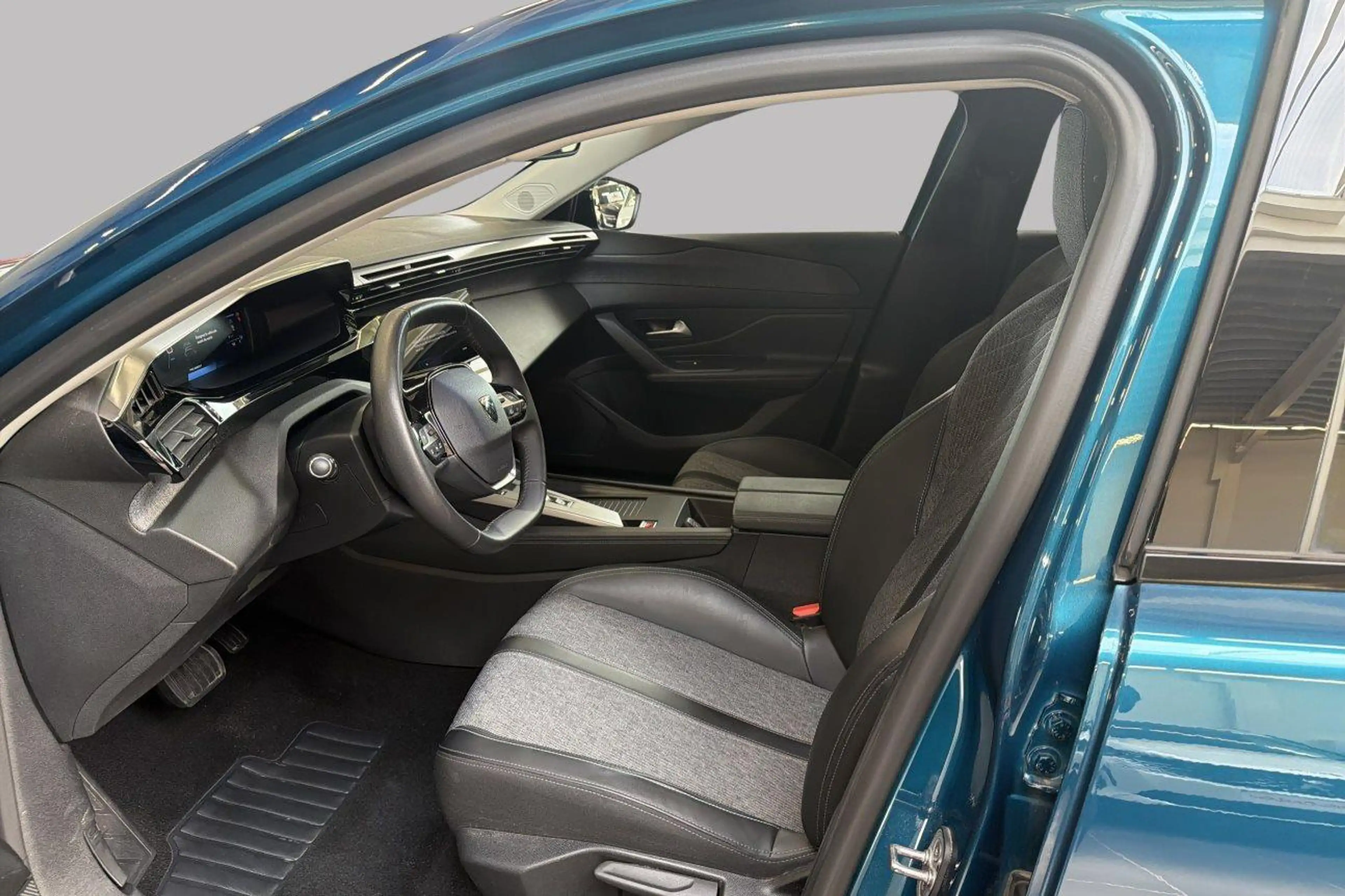 Peugeot 408 Allure — photo 11