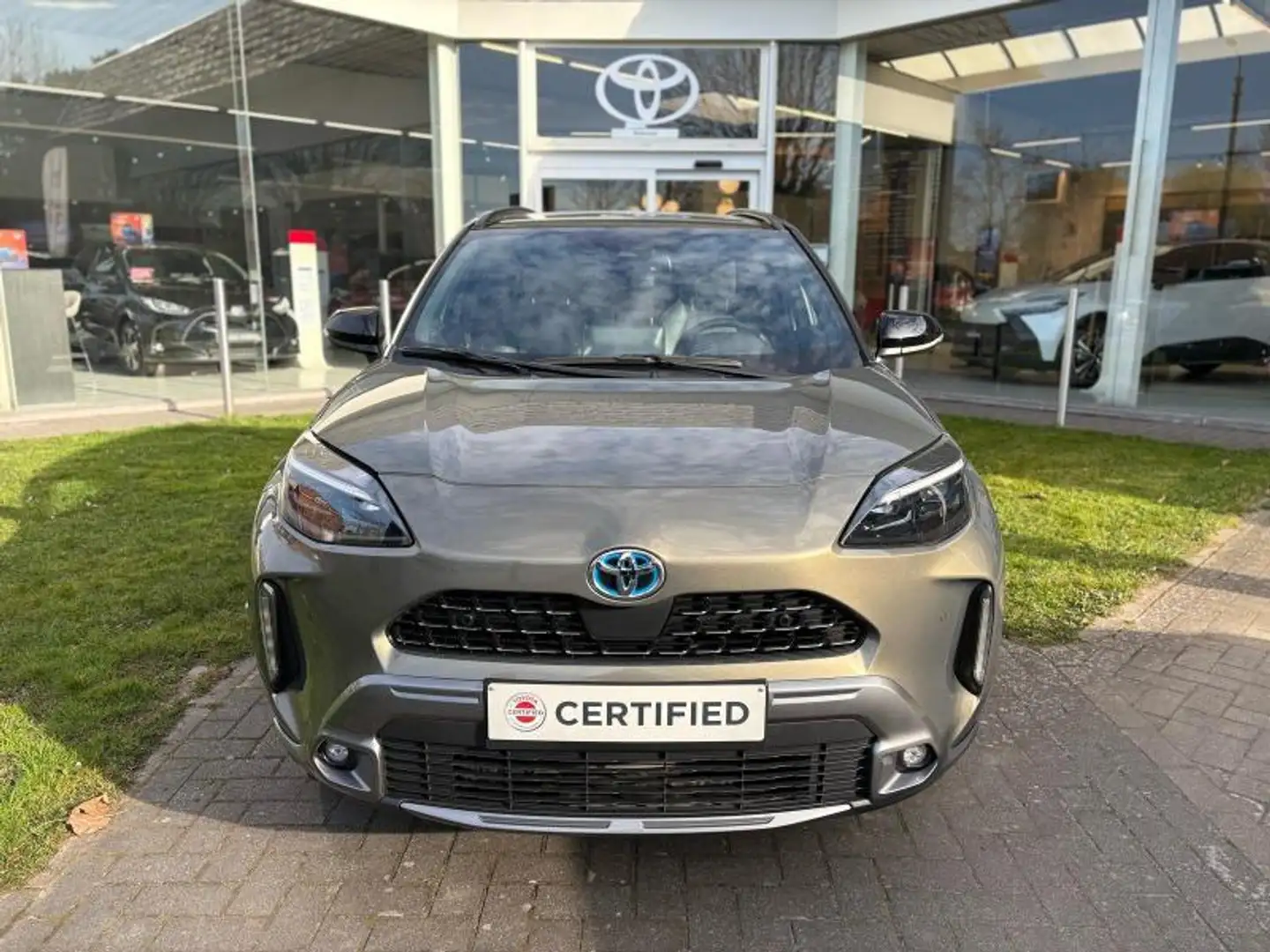 Toyota Yaris Cross ADVENTURE Bronze - 2
