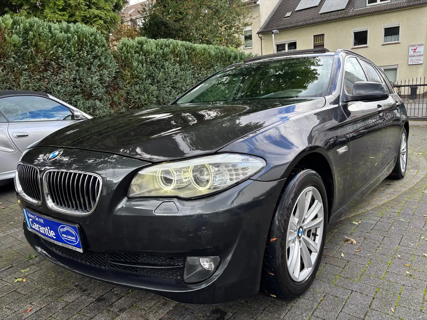 BMW 520 520d Touring Navi+Panorama+Xenon Šedá - 1
