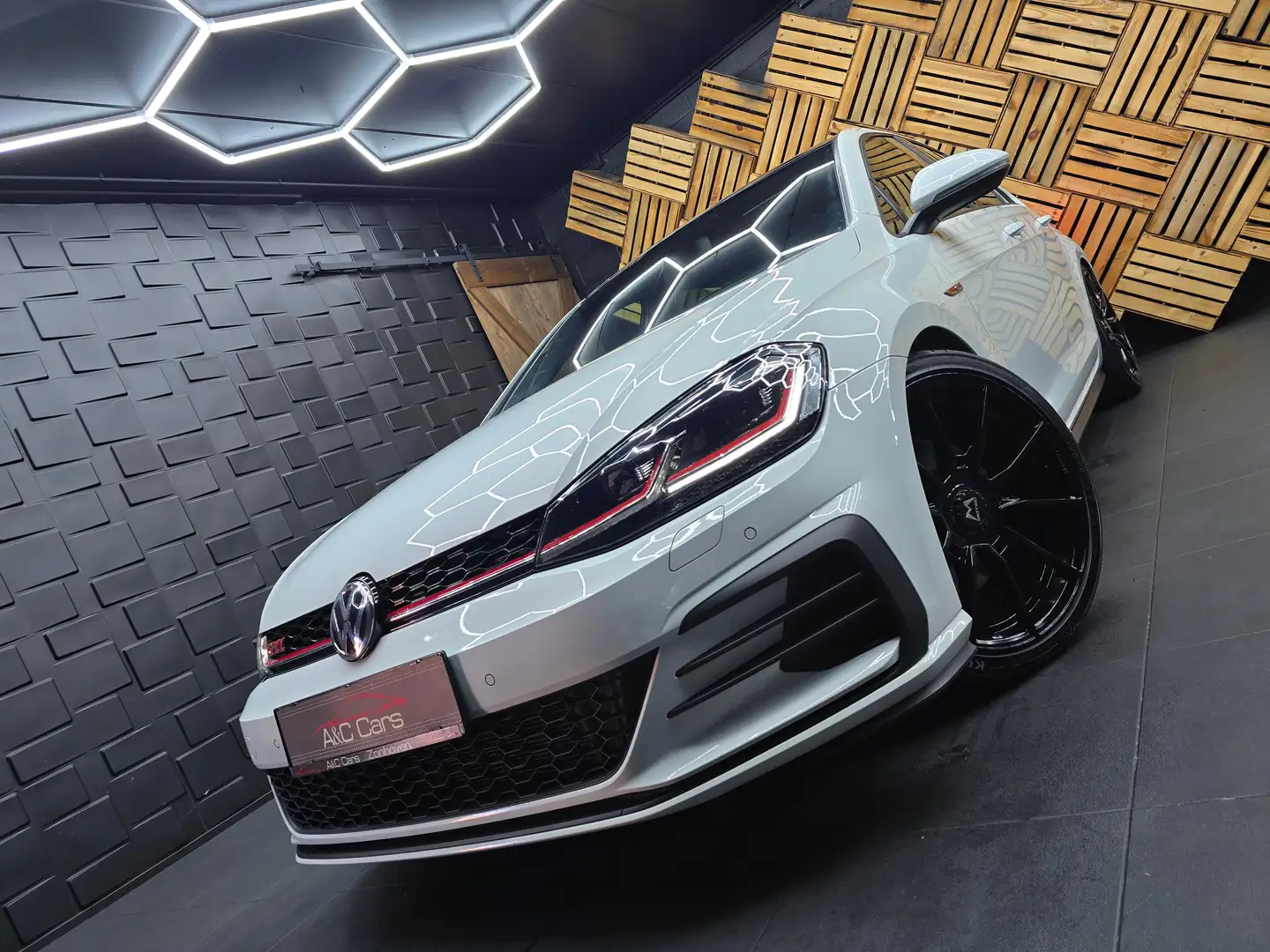 Volkswagen Golf GTI Perf., Pano, Exhaust, Suspension, 19" Motec Bianco - 1