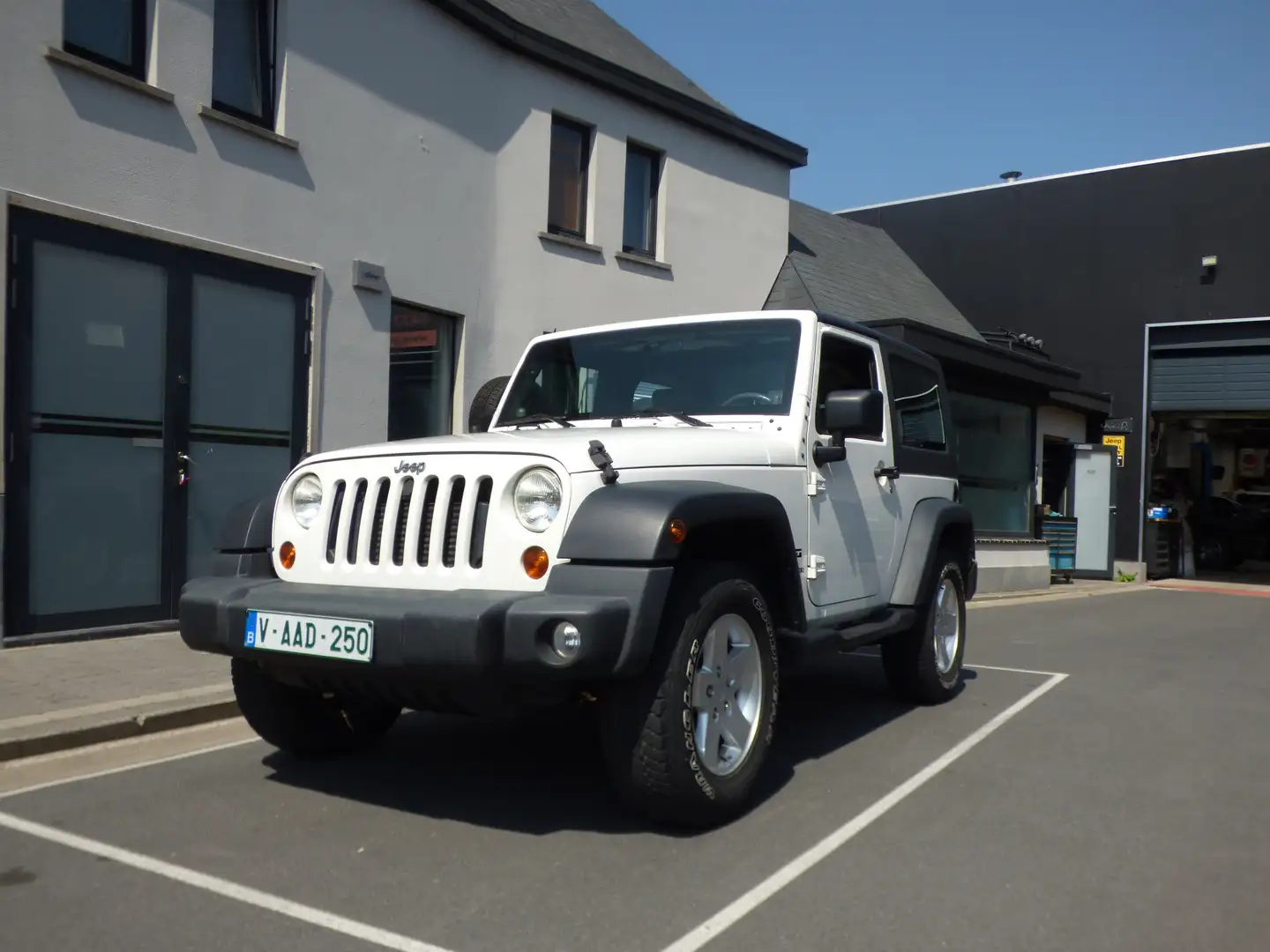 Jeep Wrangler 2.8 CRD Sport **Perfecte staat **119000 km** Blanco - 1