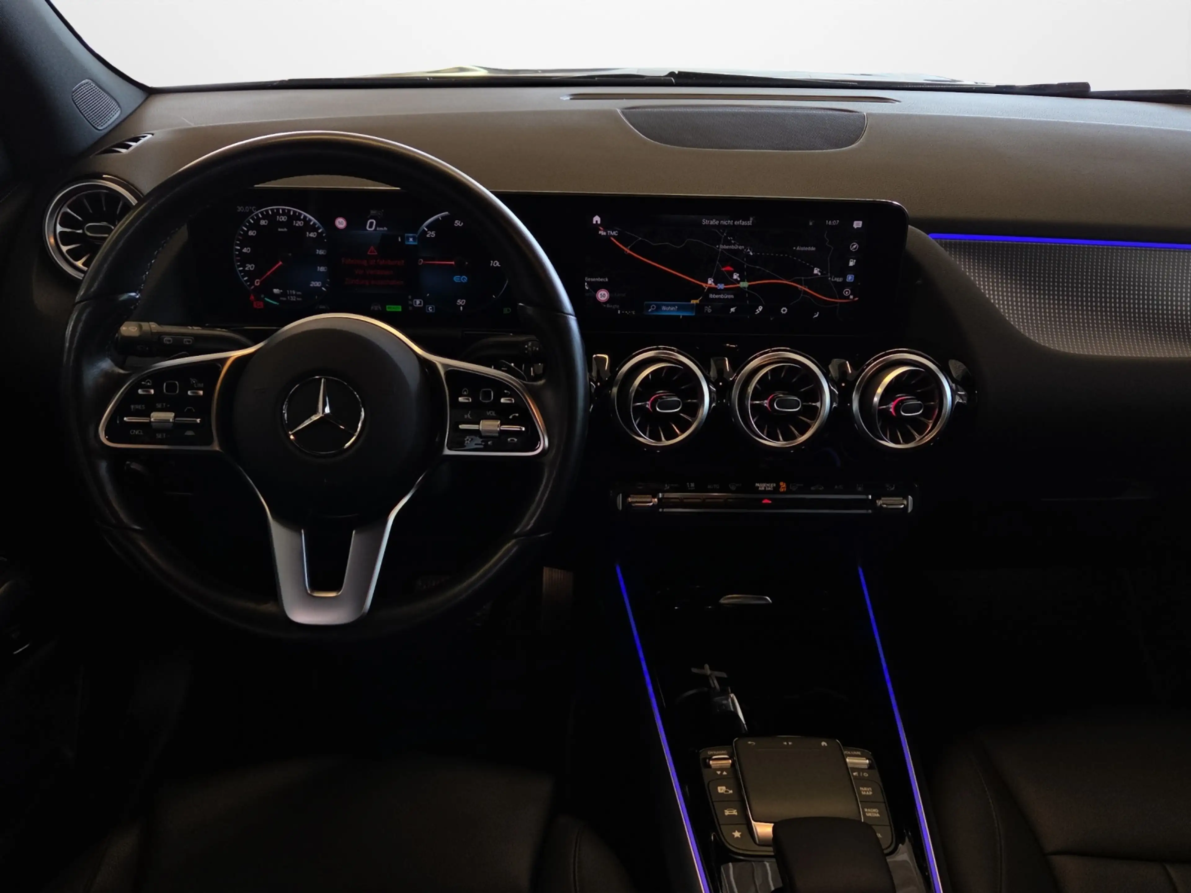 Mercedes-Benz EQA 250 + Progressive LED AHK NightPaket Leder Memory — photo 8