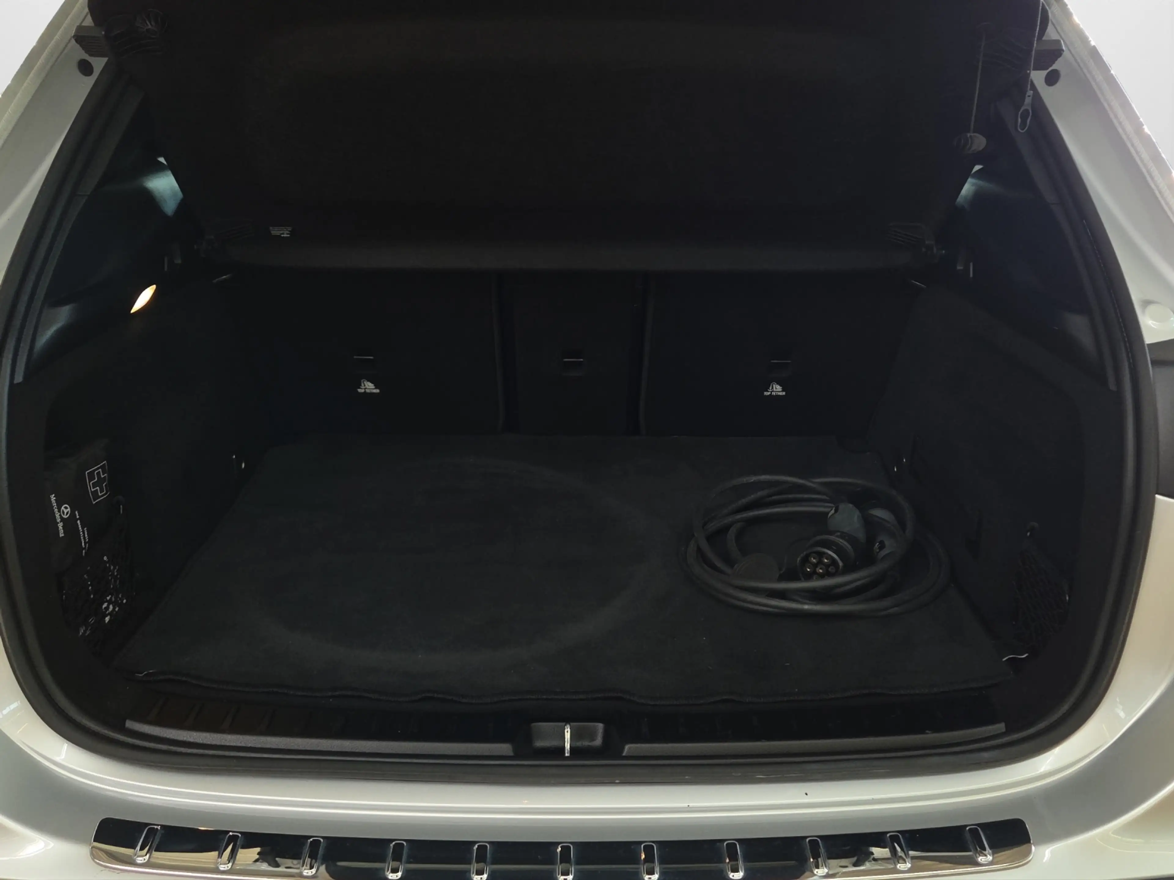 Mercedes-Benz EQA 250 + Progressive LED AHK NightPaket Leder Memory — photo 12
