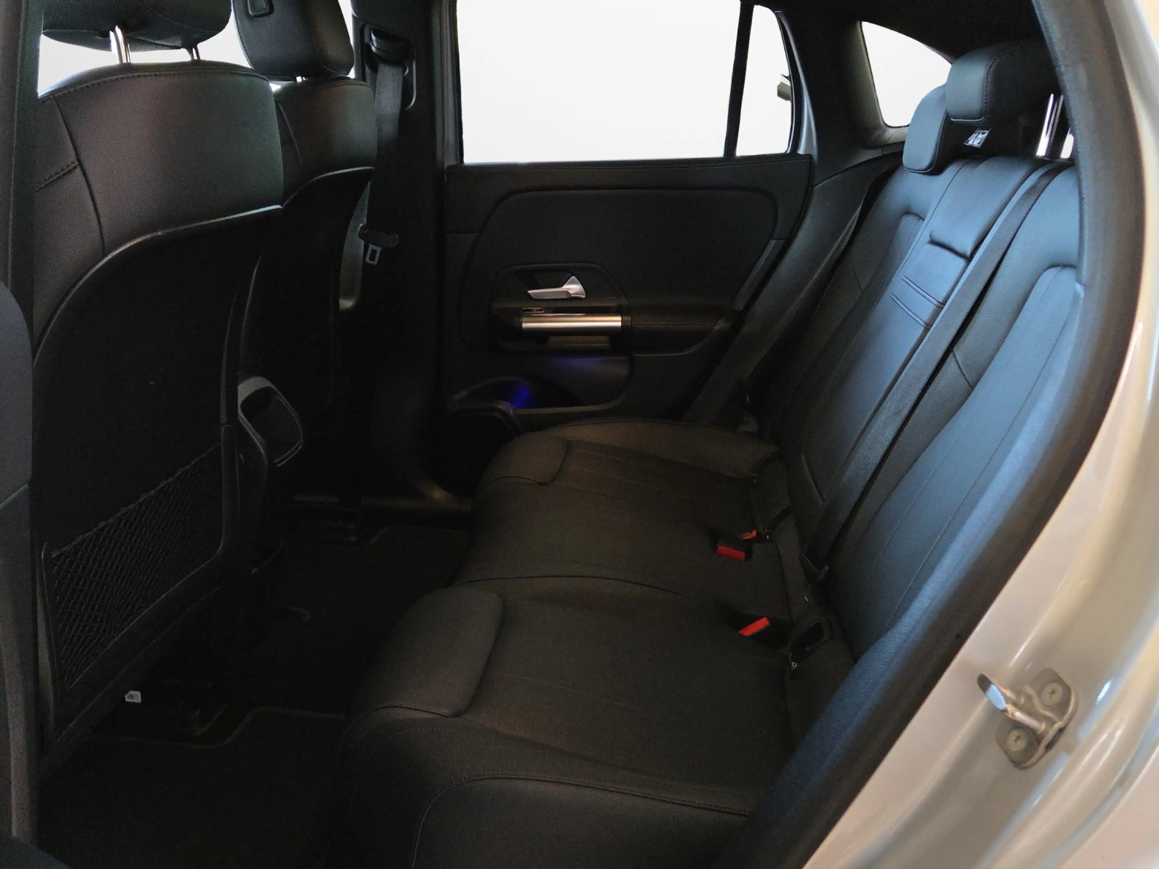 Mercedes-Benz EQA 250 + Progressive LED AHK NightPaket Leder Memory — photo 11