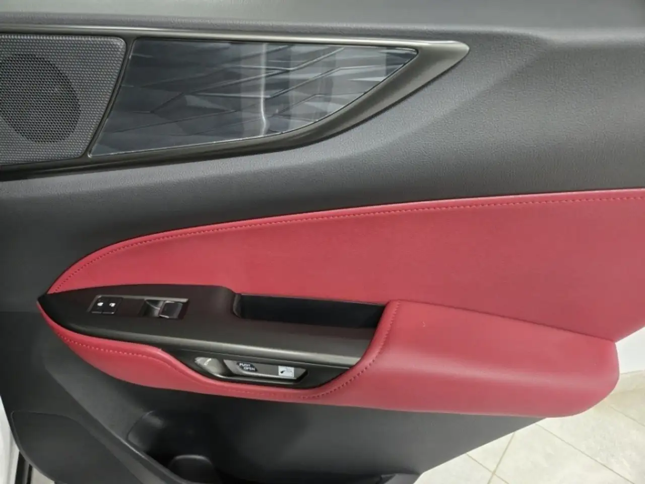 Lexus NX снимка Lexus NX