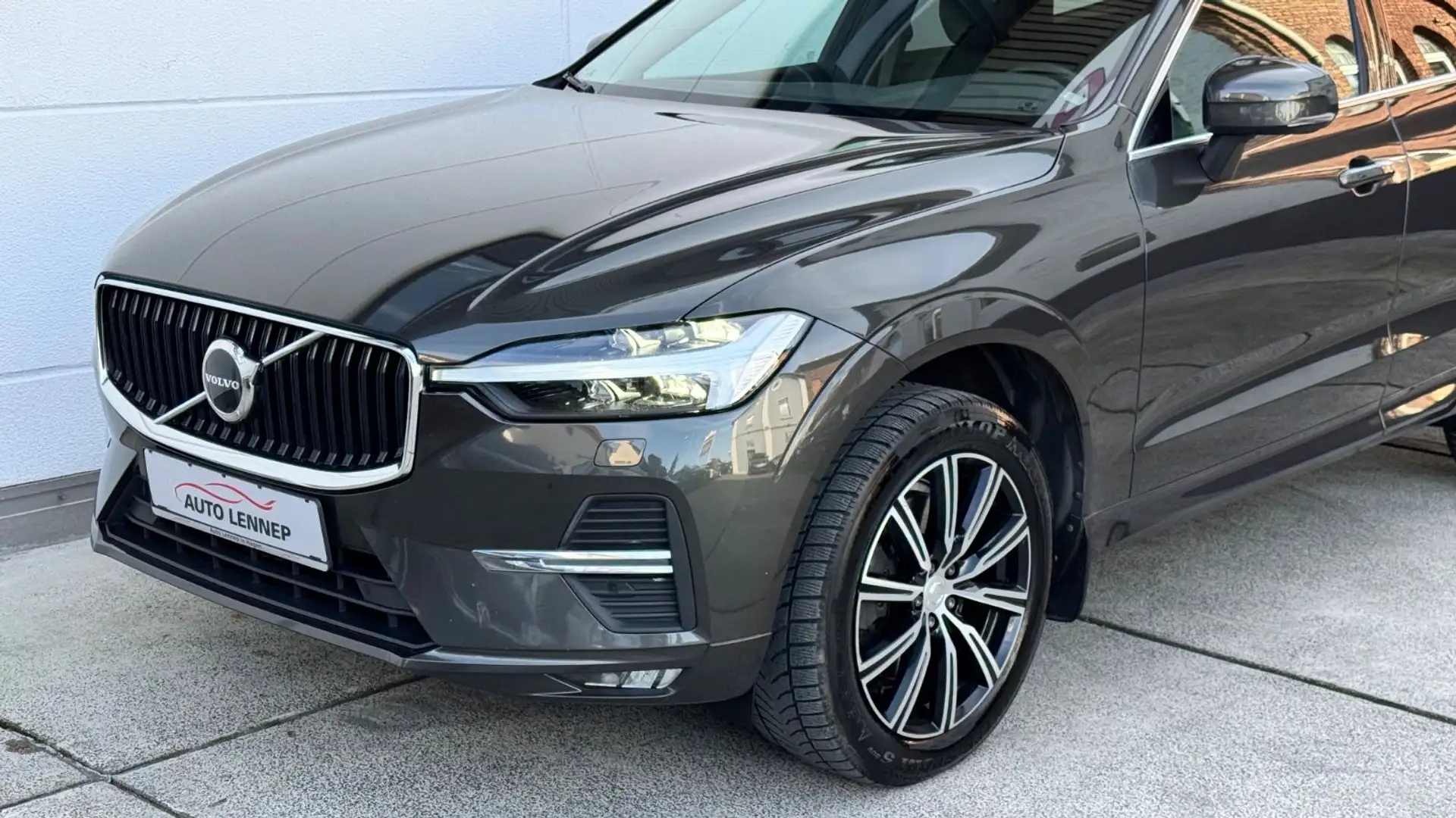 Volvo XC60 B4*Facelift*1Hd*Leder*Kamera*Keyless*DAB*18 Gris - 2