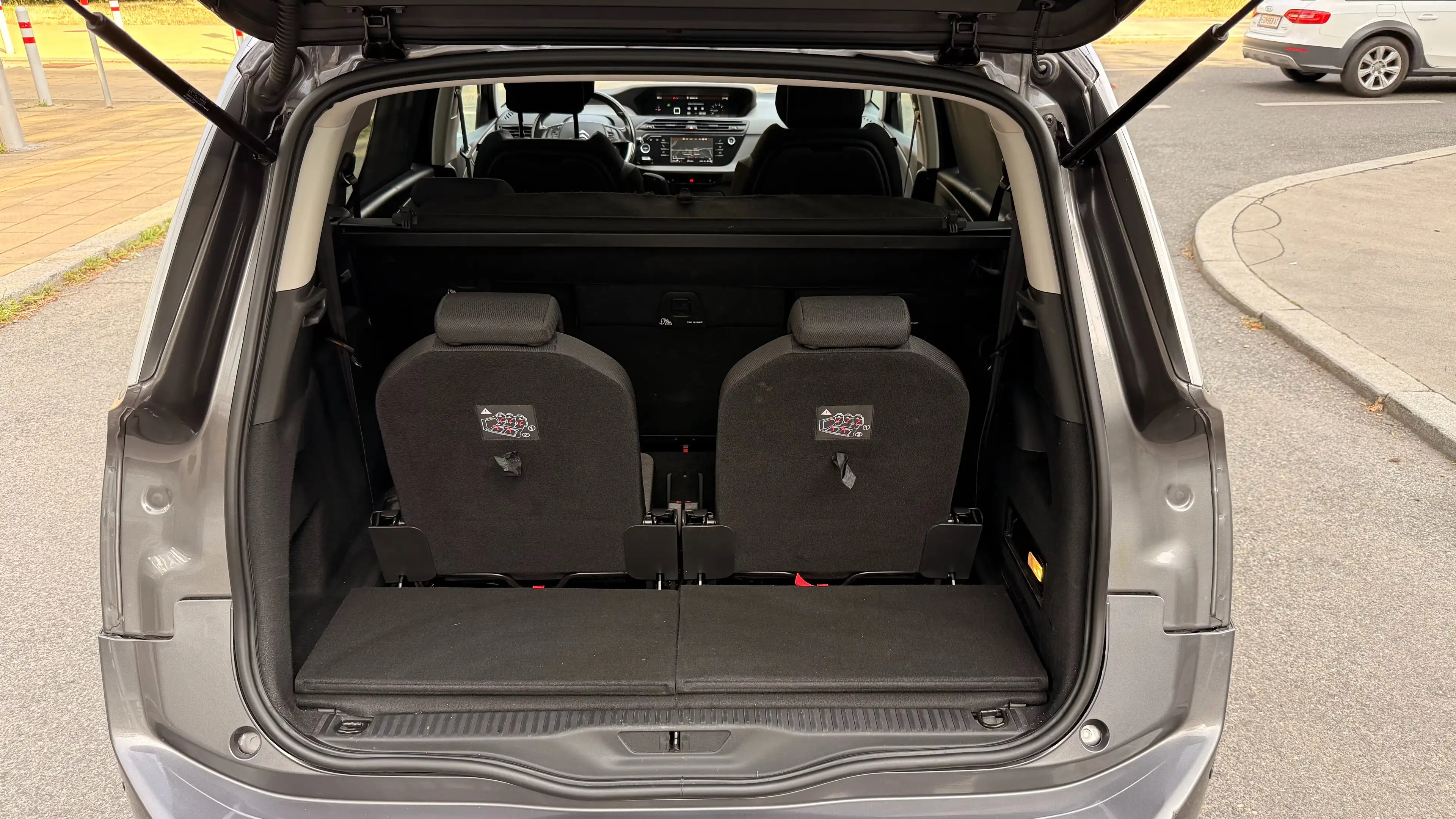 Citroen Grand C4 Picasso Grand C4 SpaceTourer Picasso 7-Sitzer BlueHDI 120 — photo 9
