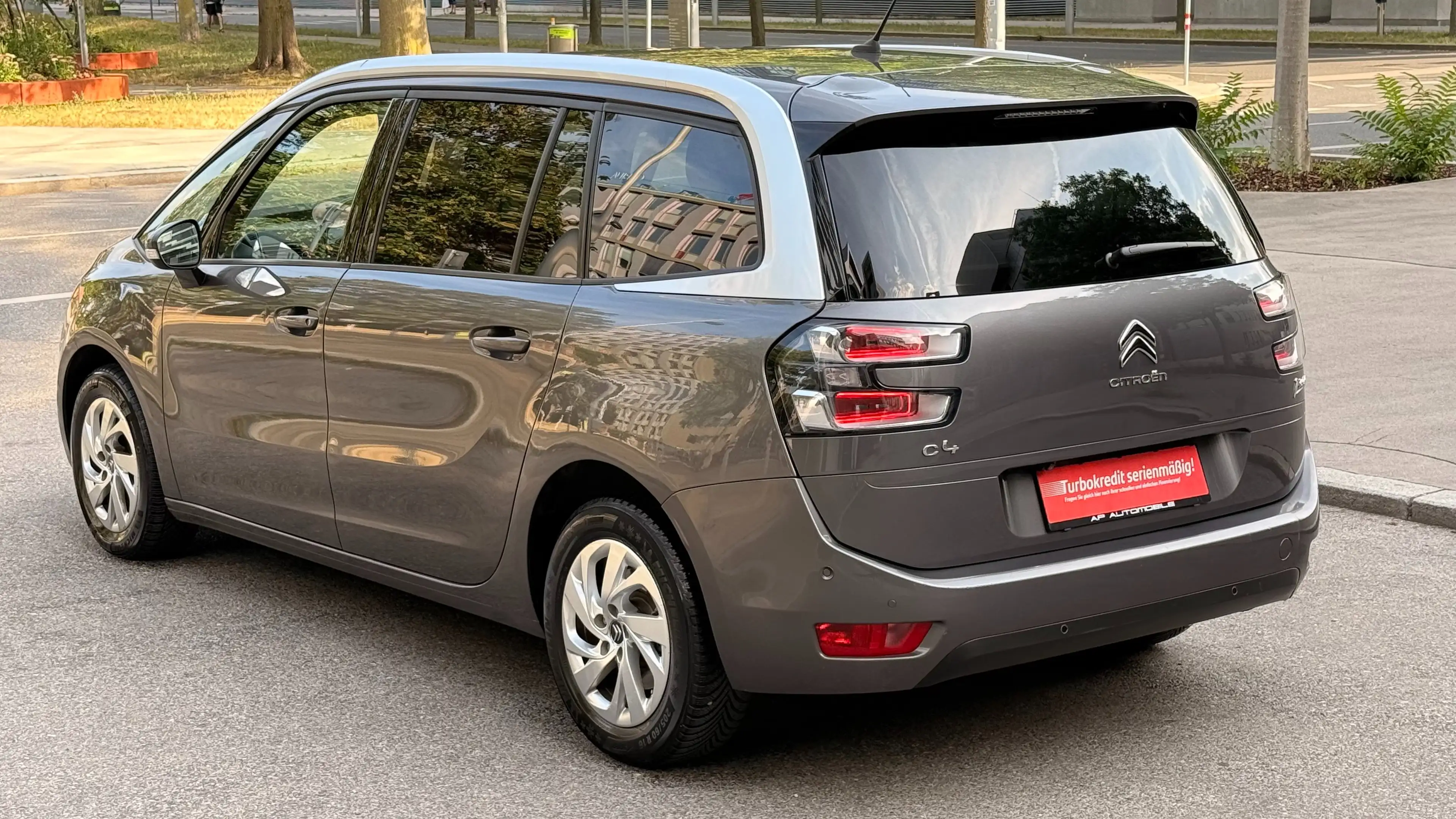 Citroen Grand C4 Picasso Grand C4 SpaceTourer Picasso 7-Sitzer BlueHDI 120 — photo 2