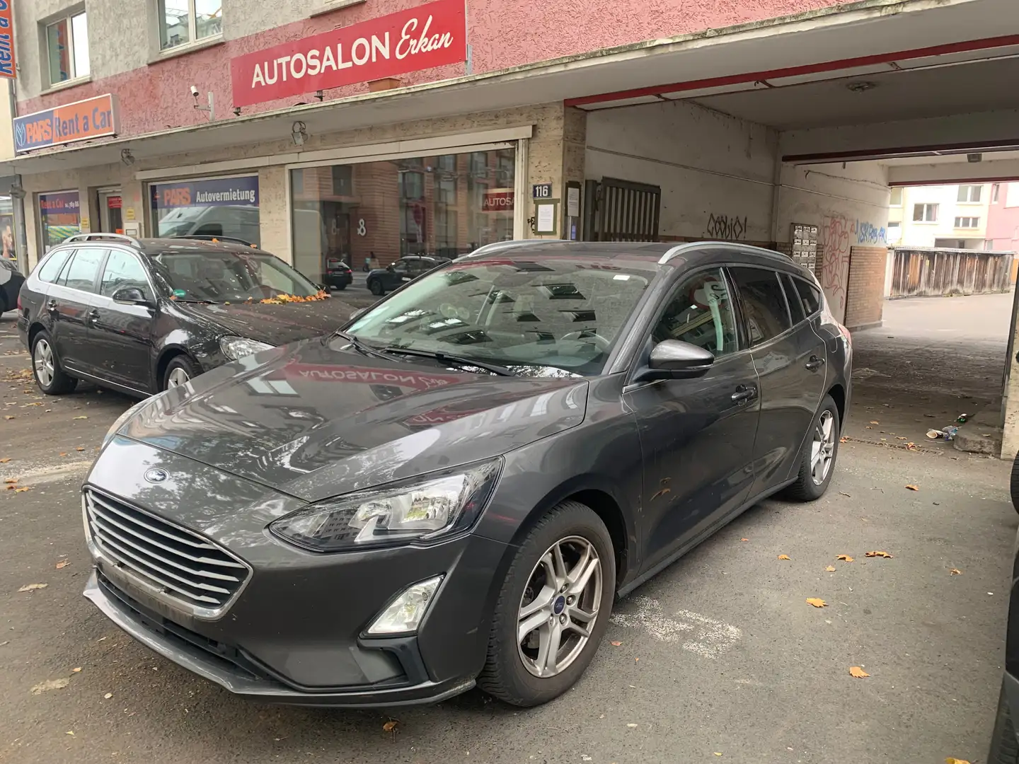 Ford Focus 1,5 TDCI NAVI PDC E6dT Turnier 1.5 EcoBlue 88kW Grau - 1