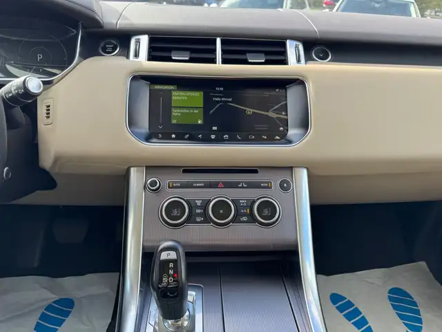 Land Rover Range Rover Sport view 13