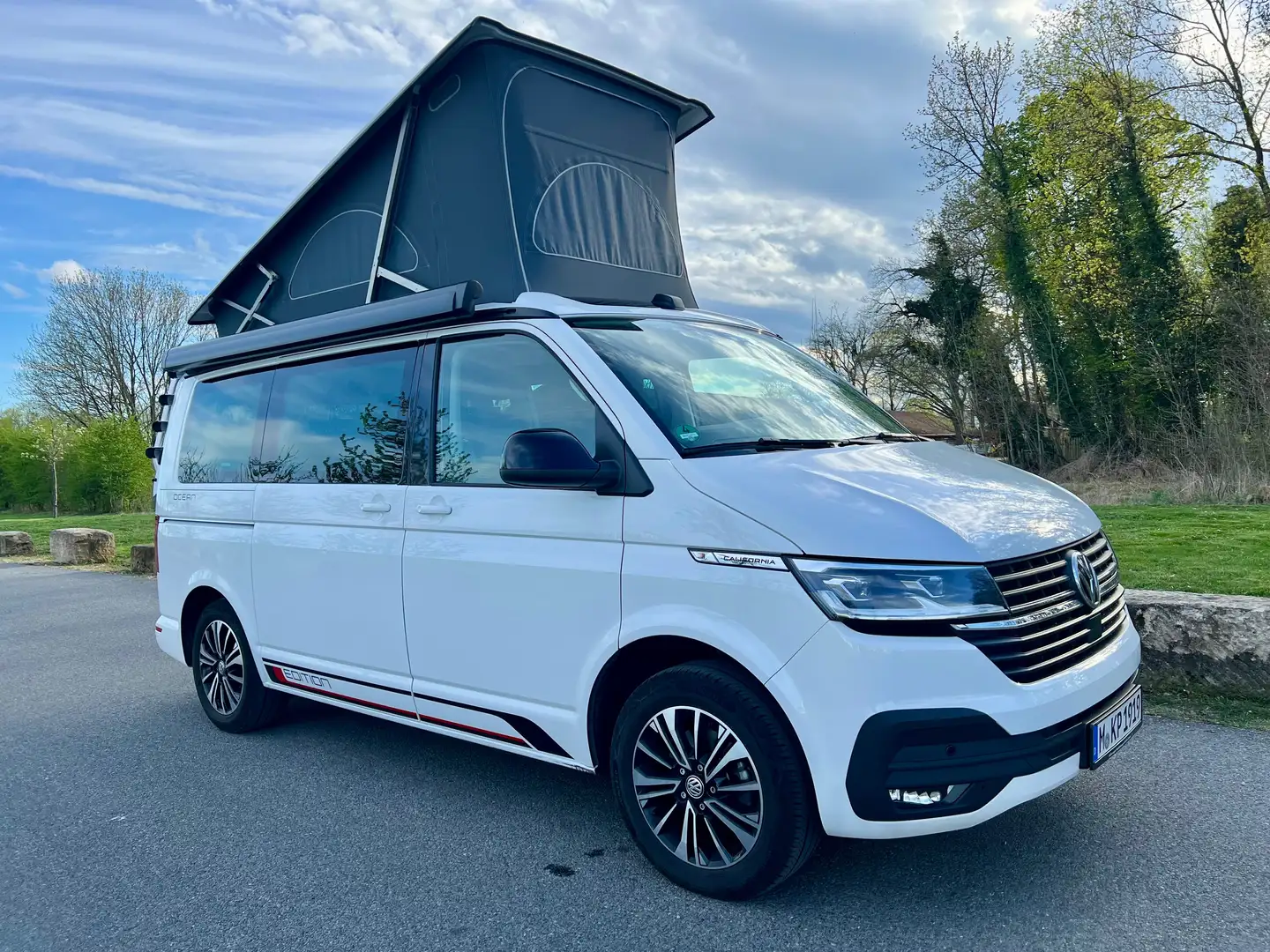 Volkswagen T6.1 California Ocean Edition LED/StaHzg/ACC/Alarm/WLAN Weiß - 2