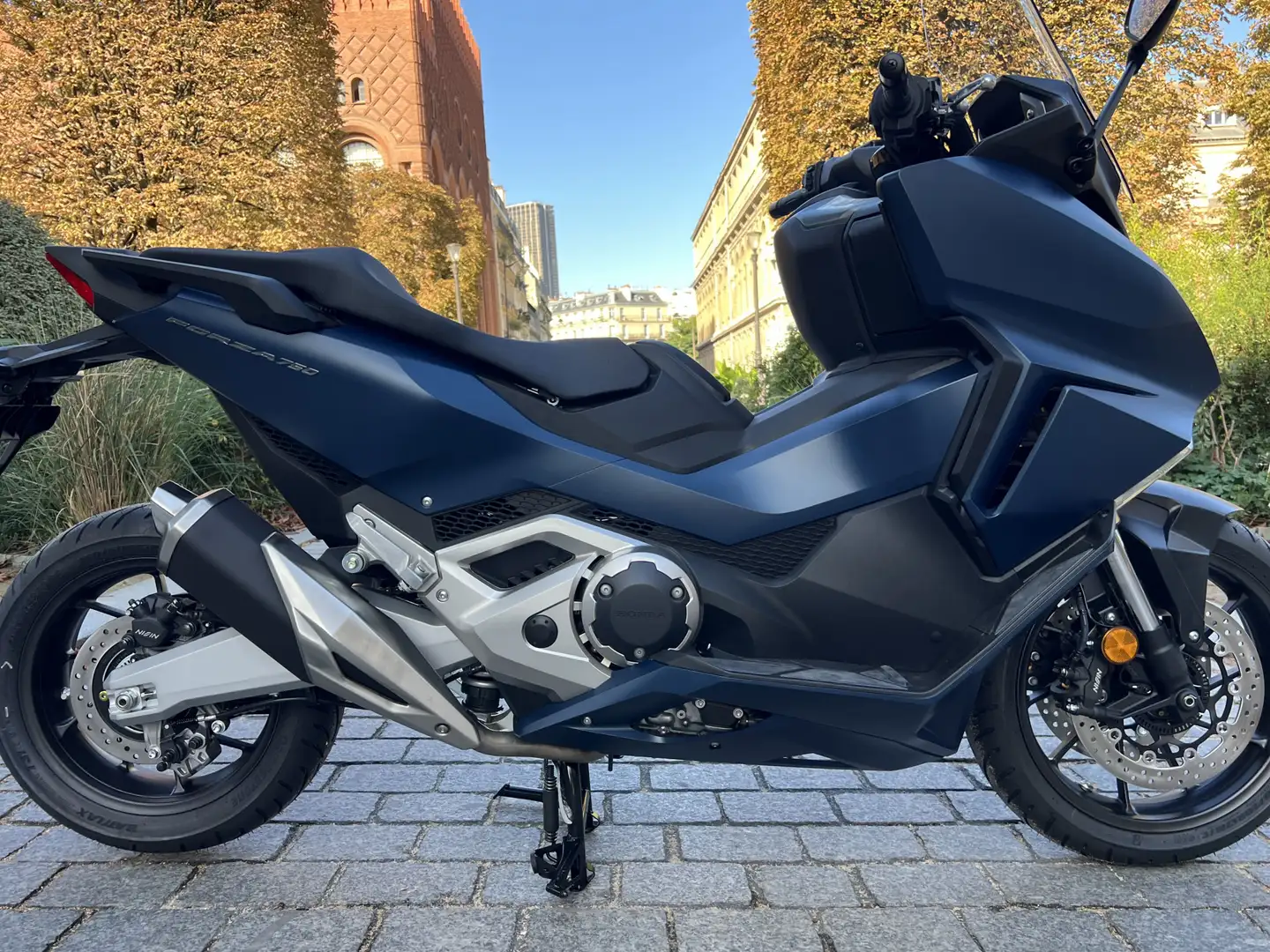 Honda Forza 750 Kék - 1