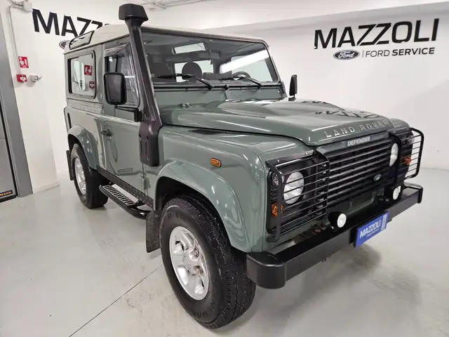 Land Rover Defender 90 2.4 TD4 Hard Top E