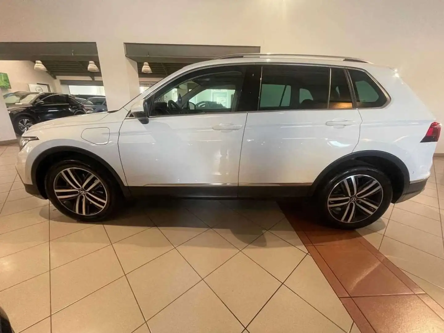 Volkswagen Tiguan 2ª serie 1.4 TSI eHYBRID DSG Elegance Bianco - 2