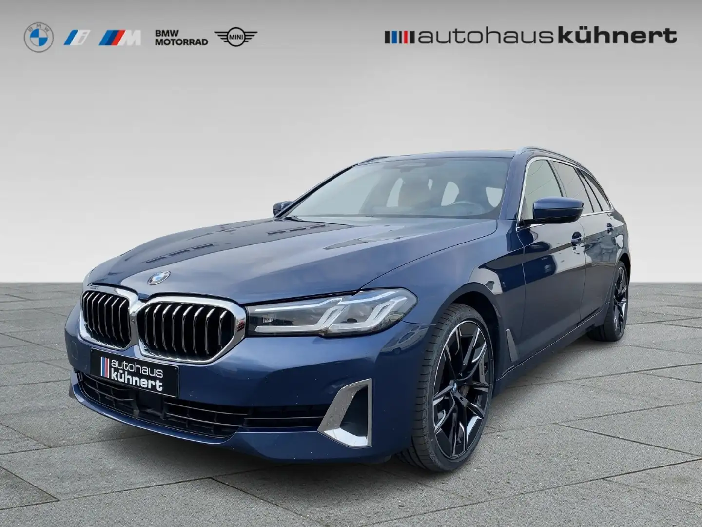 BMW 540 i xDrive Touring LuxuryLine ACC PanoSD Laser 360° Bleu - 1