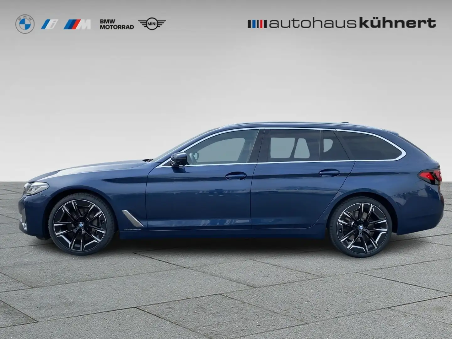 BMW 540 i xDrive Touring LuxuryLine ACC PanoSD Laser 360° Bleu - 2