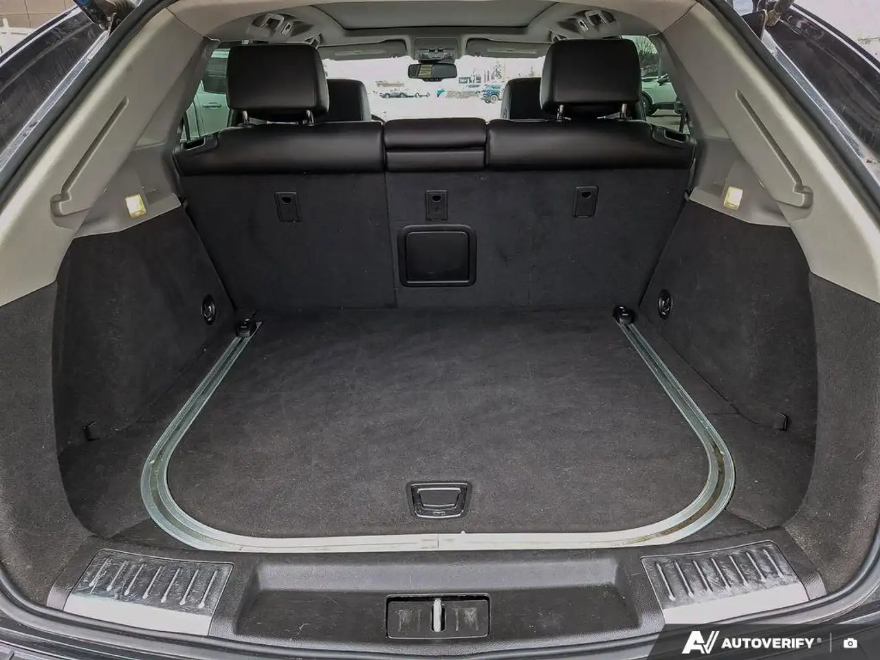 Cadillac SRX снимка Cadillac SRX