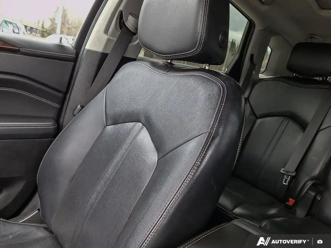 Cadillac SRX снимка Cadillac SRX