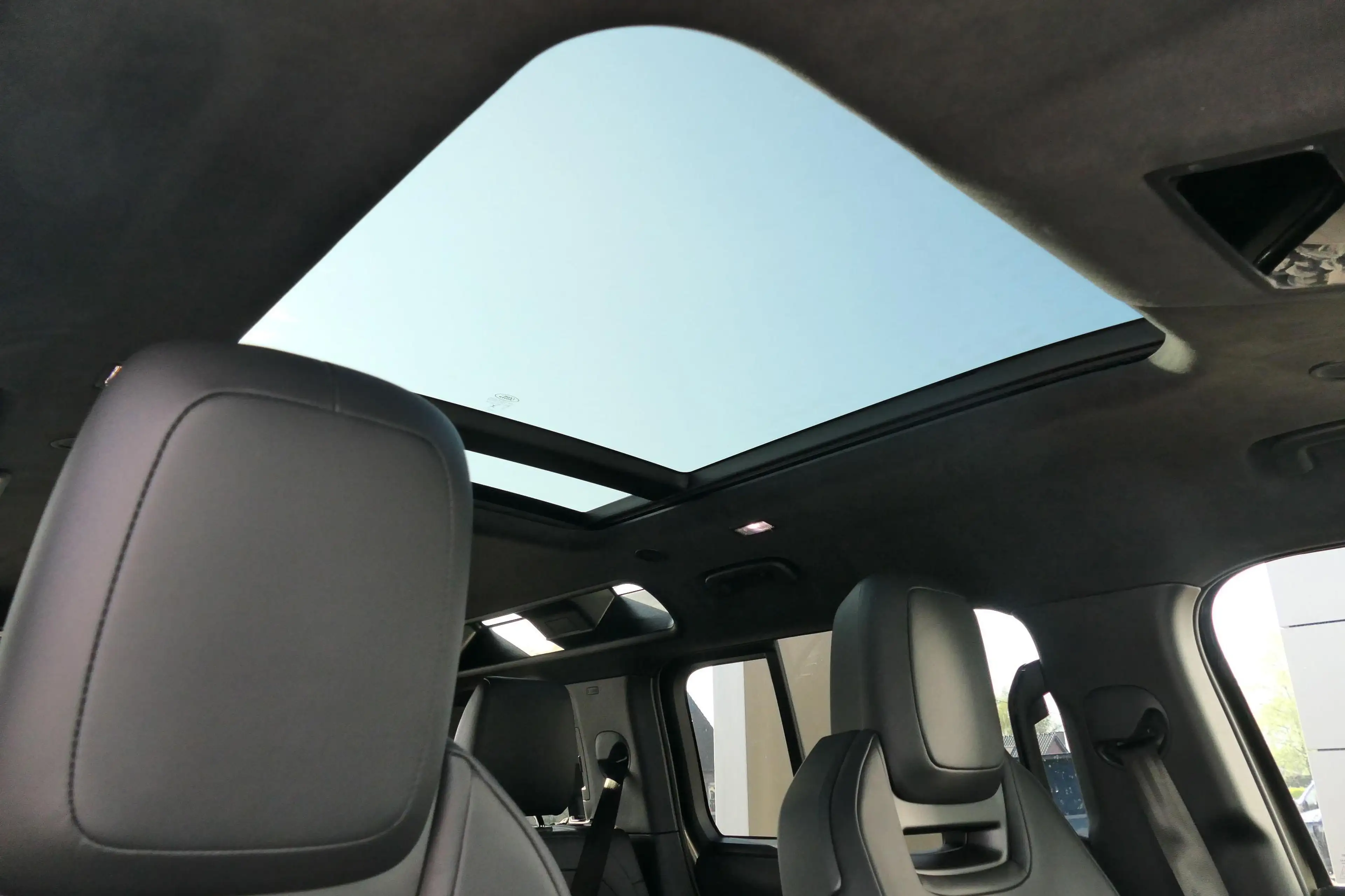 Land Rover Defender 110 P635 OCTA | PANO | SEAT VENT | TOWB | MERIDIAN — photo 15