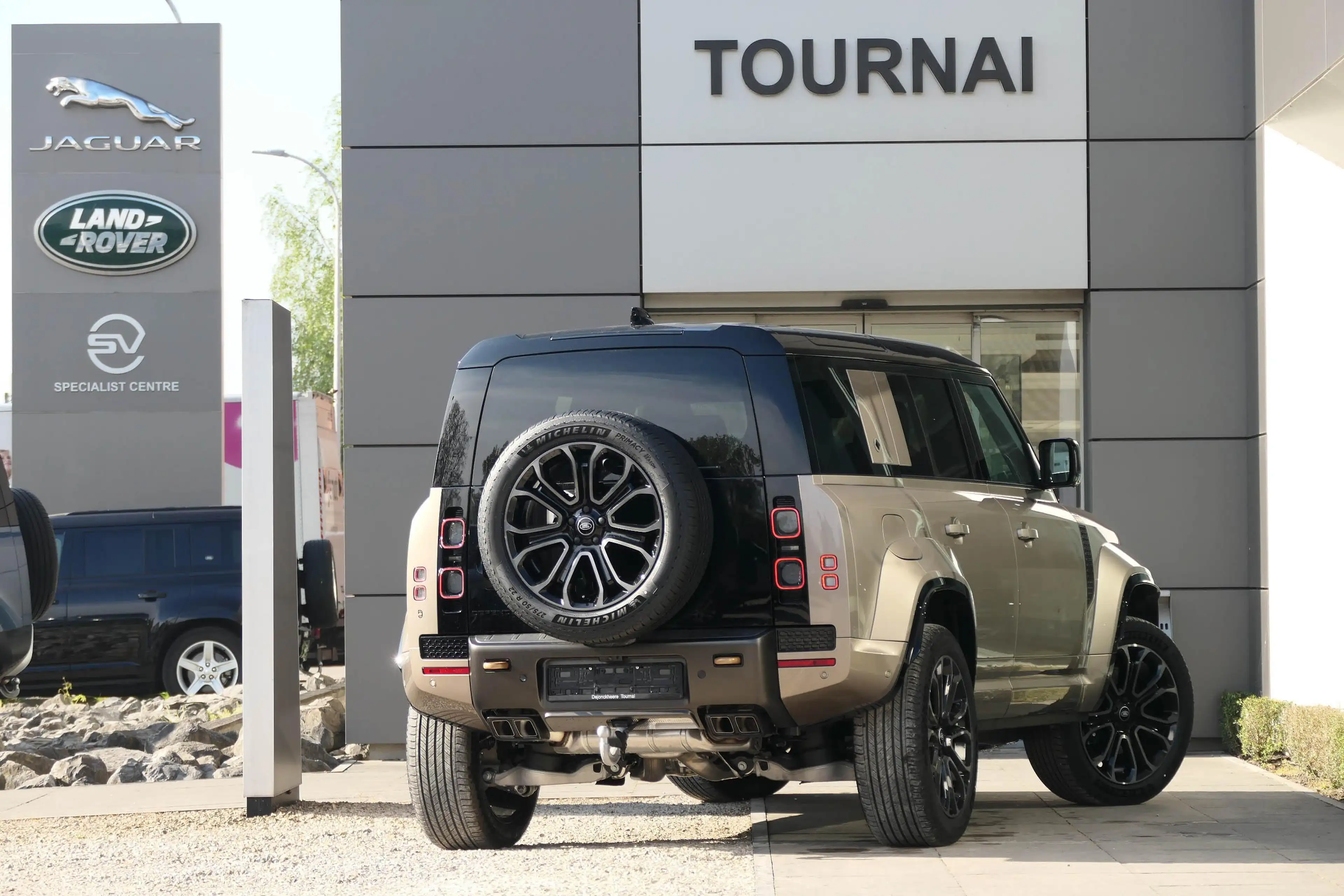 Land Rover Defender 110 P635 OCTA | PANO | SEAT VENT | TOWB | MERIDIAN — photo 2